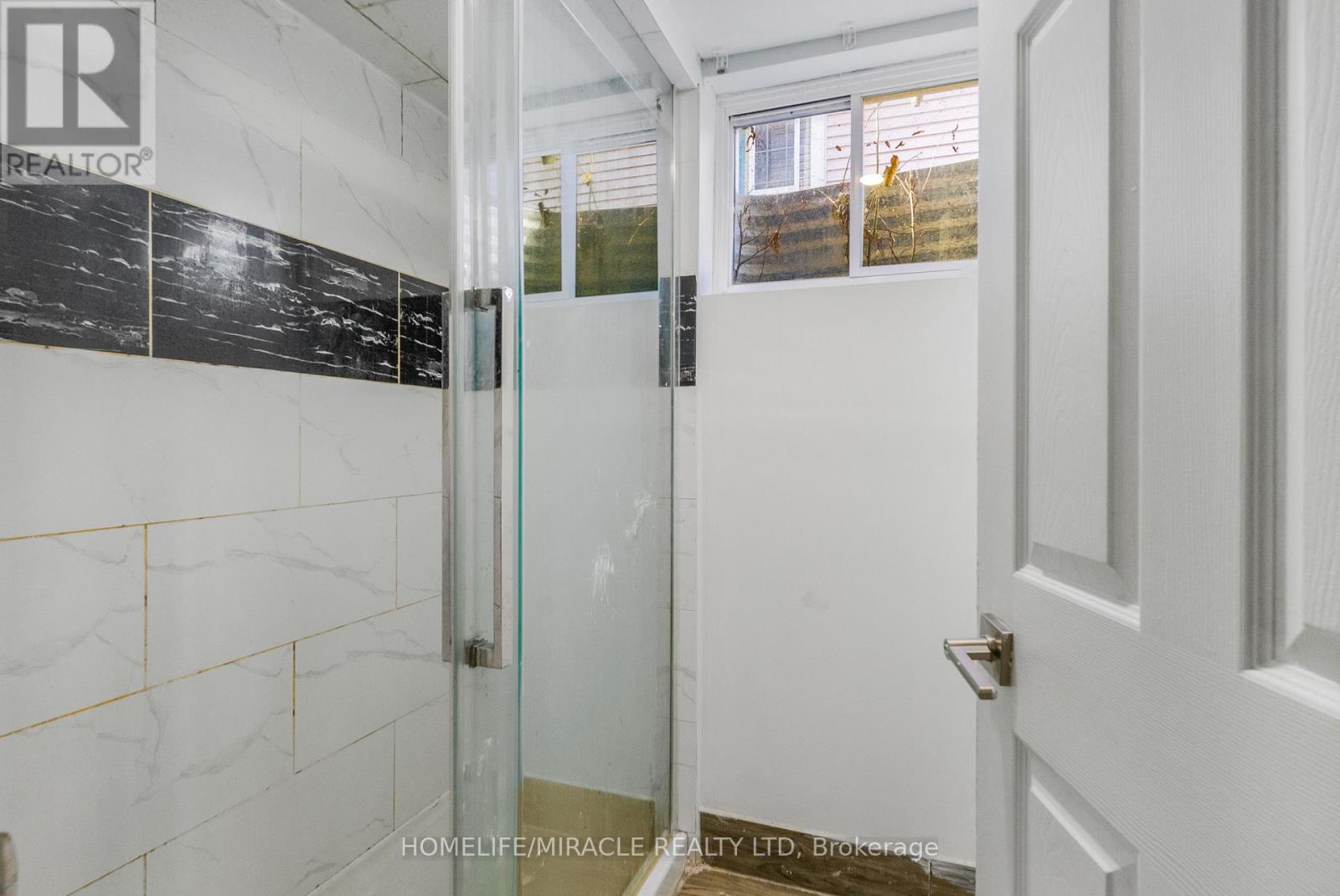 4 EASTWOOD DRIVE - 29