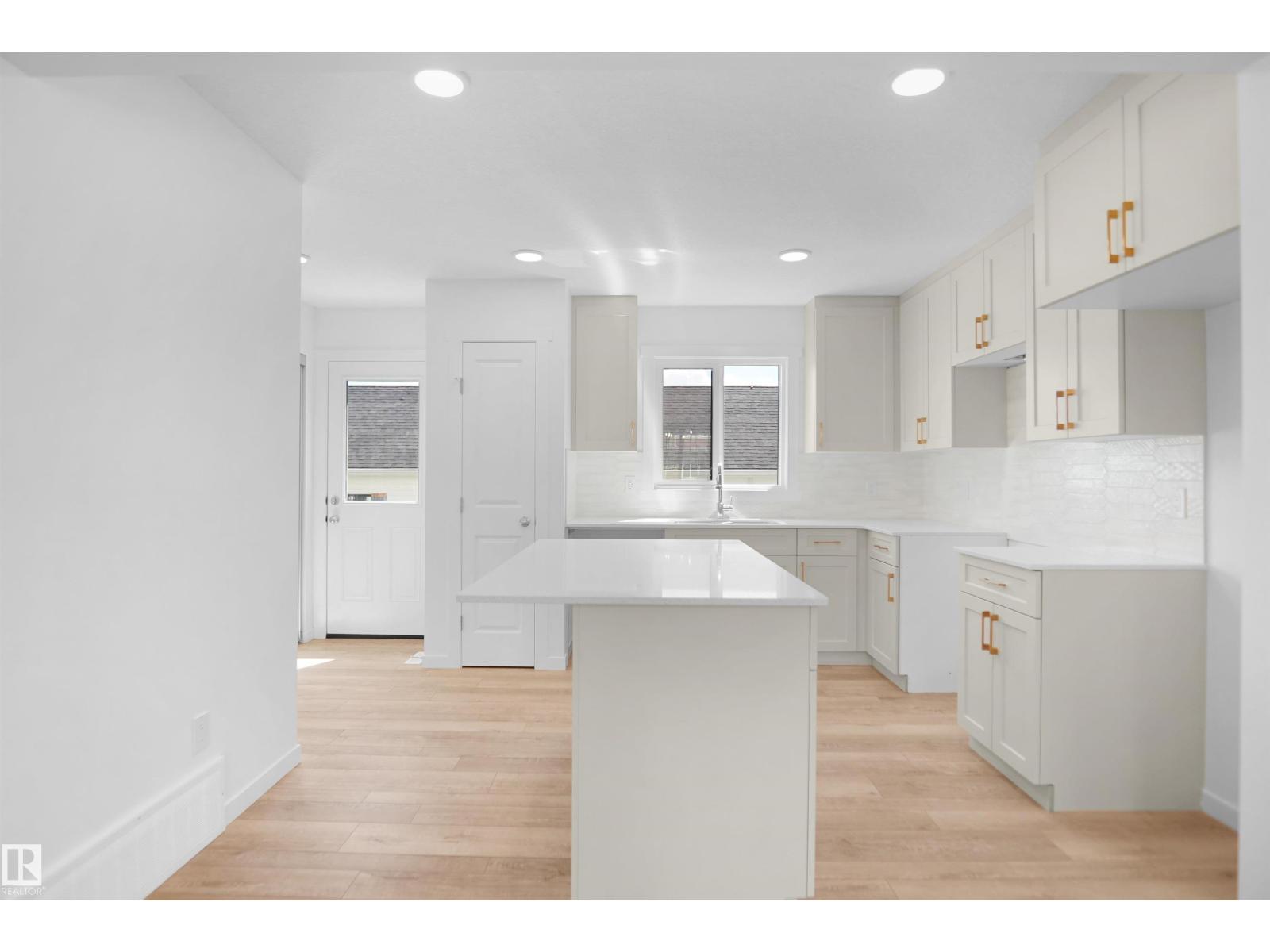 1301 KESWICK DR SW — photo 10