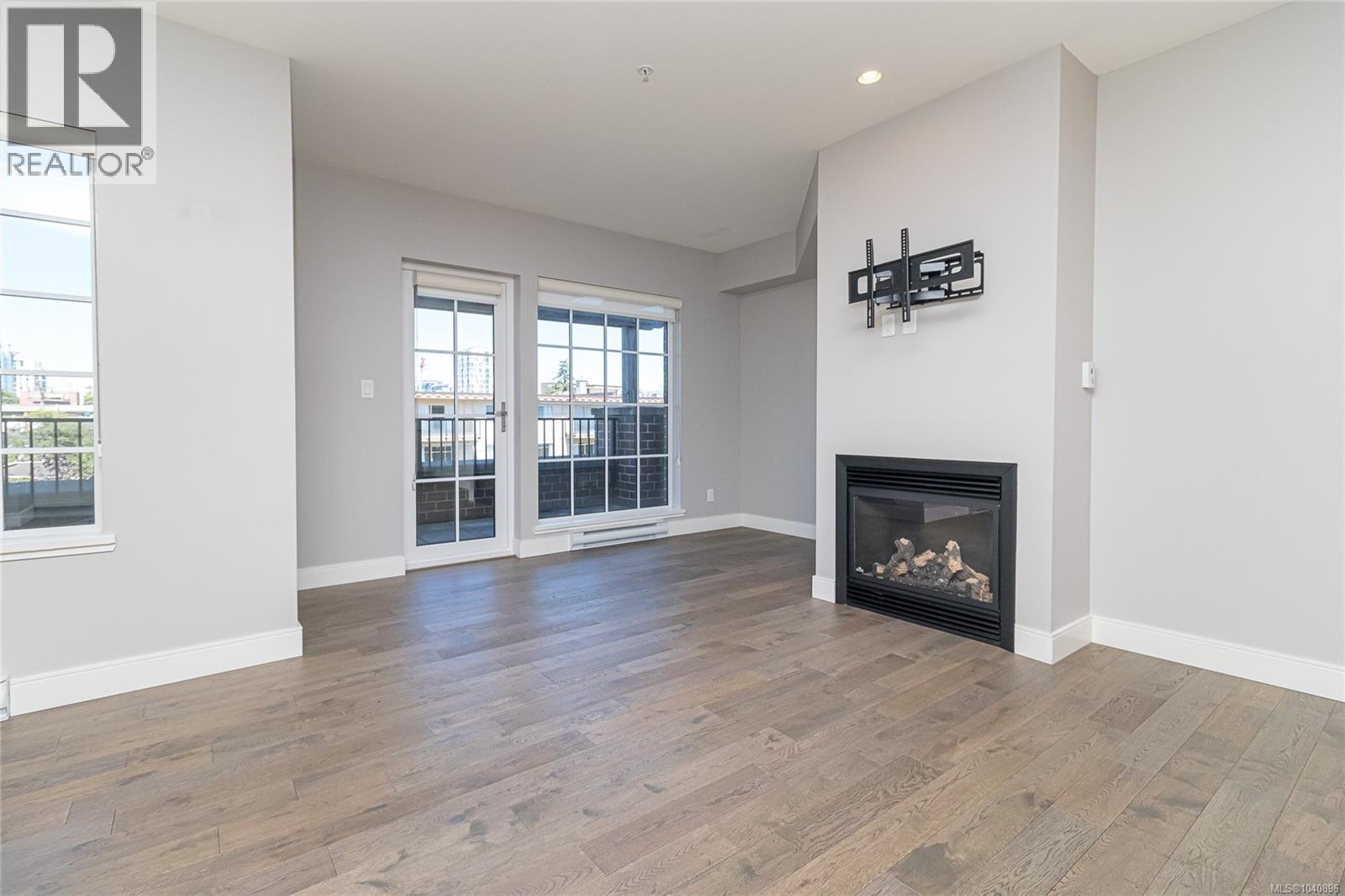 #308 1011 Burdett Ave - 7