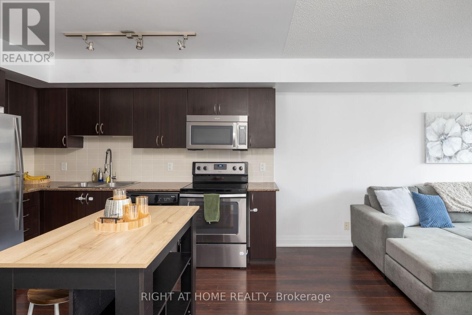 #220 376 HIGHWAY 7 E - 12