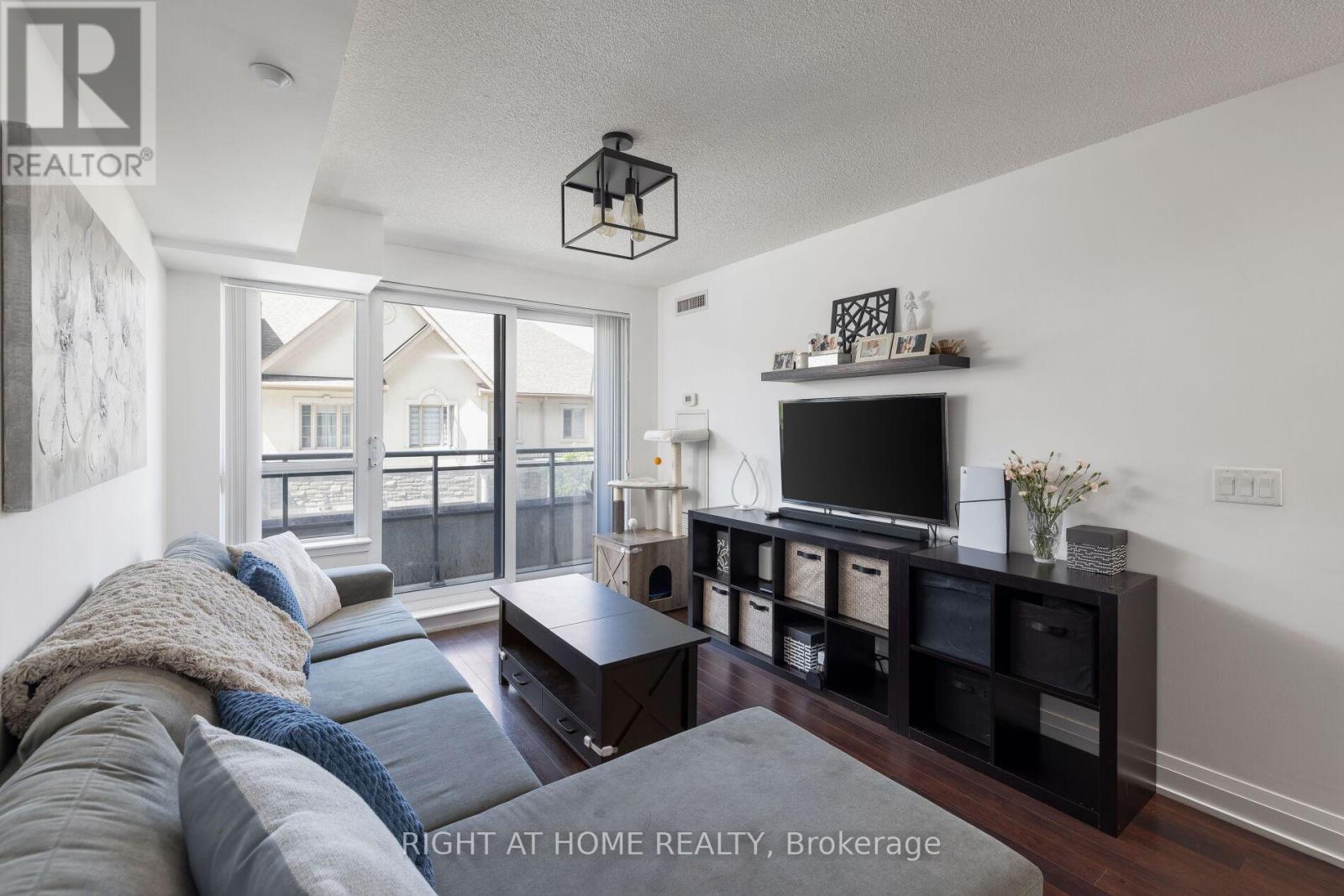 #220 376 HIGHWAY 7 E - 3