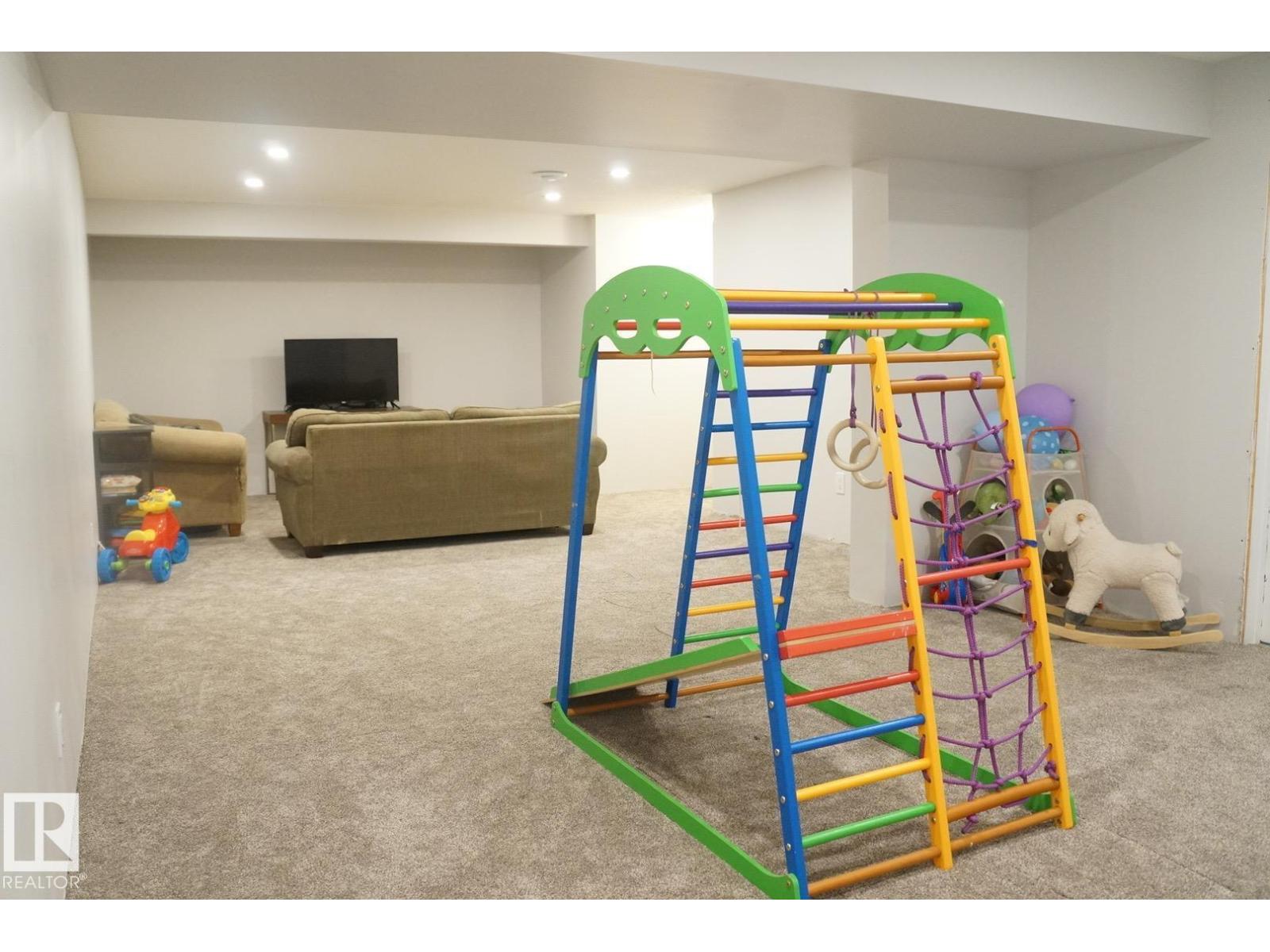 #25 8930 99 AV — photo 29