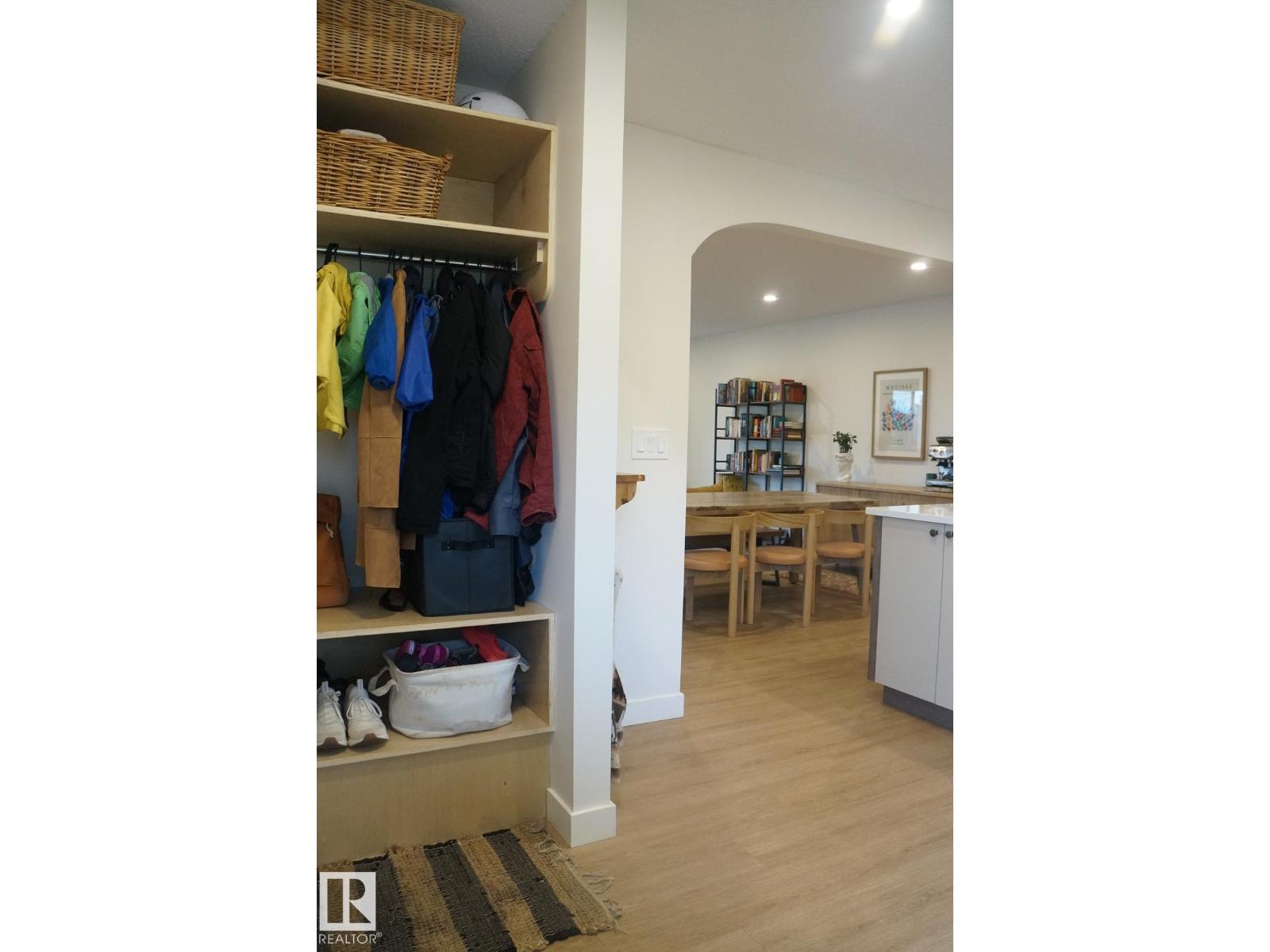 #25 8930 99 AV — photo 39