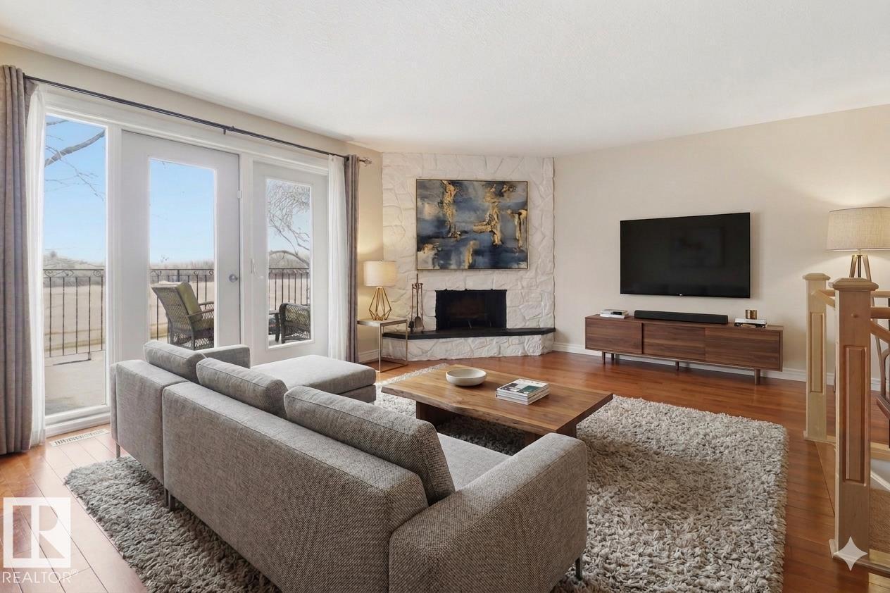 9023 95 ST NW - 12