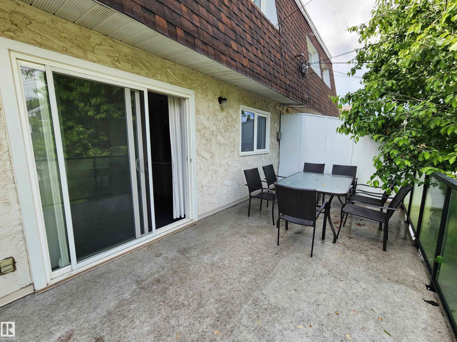 9023 95 ST NW - 18