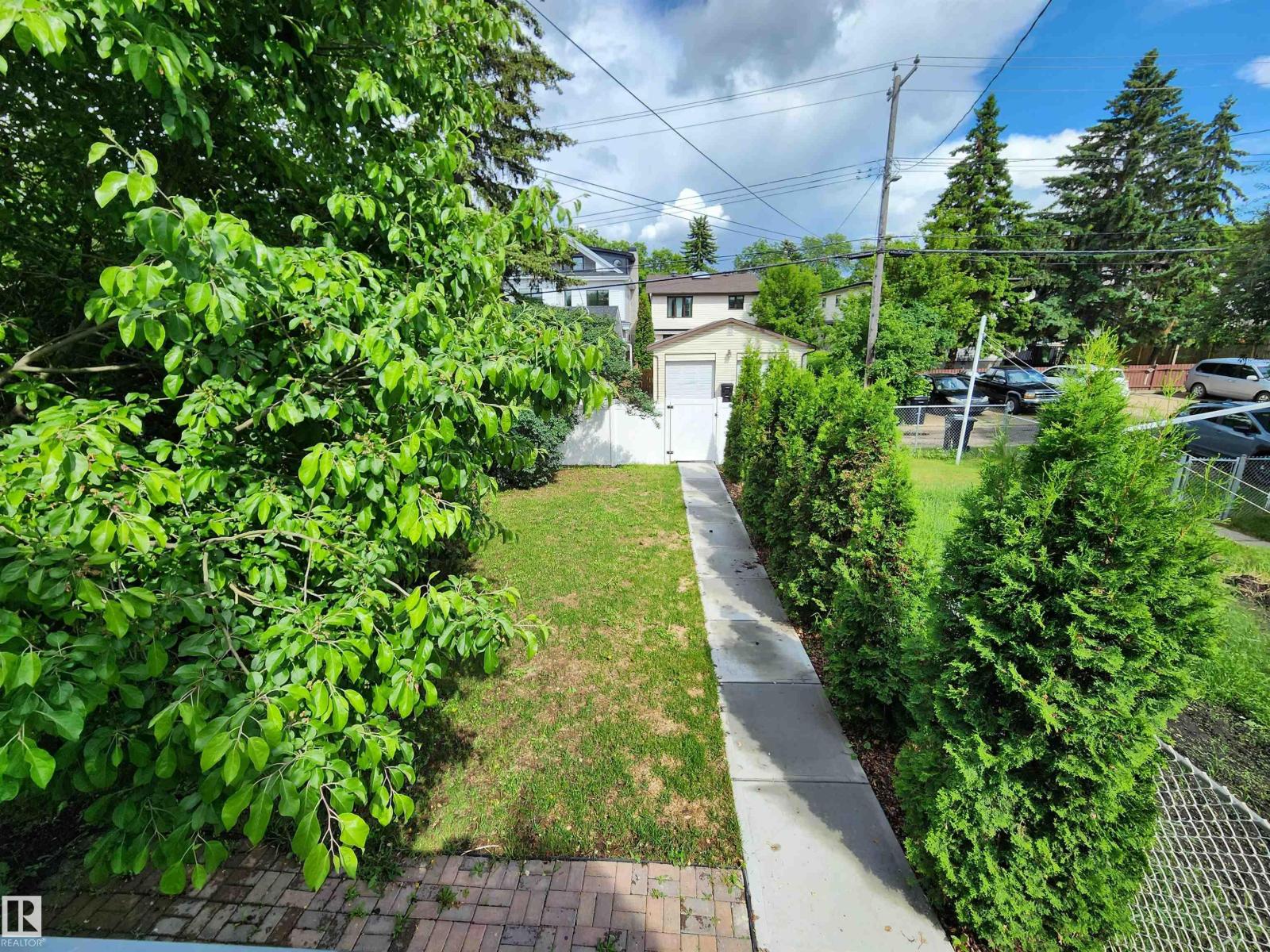 9023 95 ST NW - 42