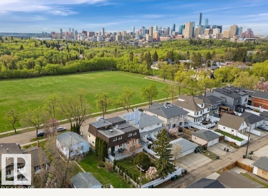 9023 95 ST NW - 44