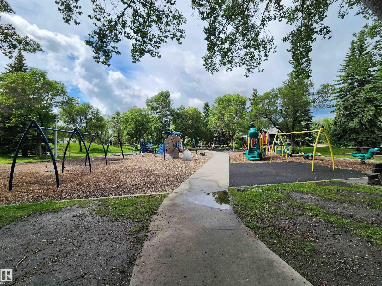 9023 95 ST NW - 46