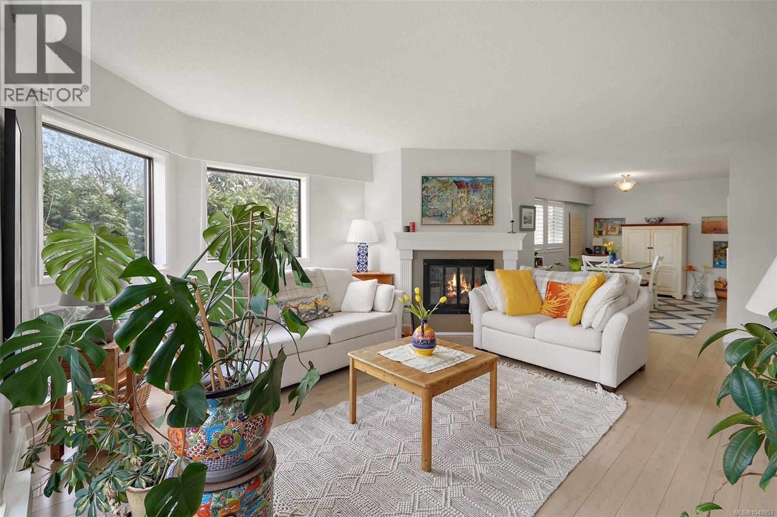 #204 1252 Pandora Ave - 1
