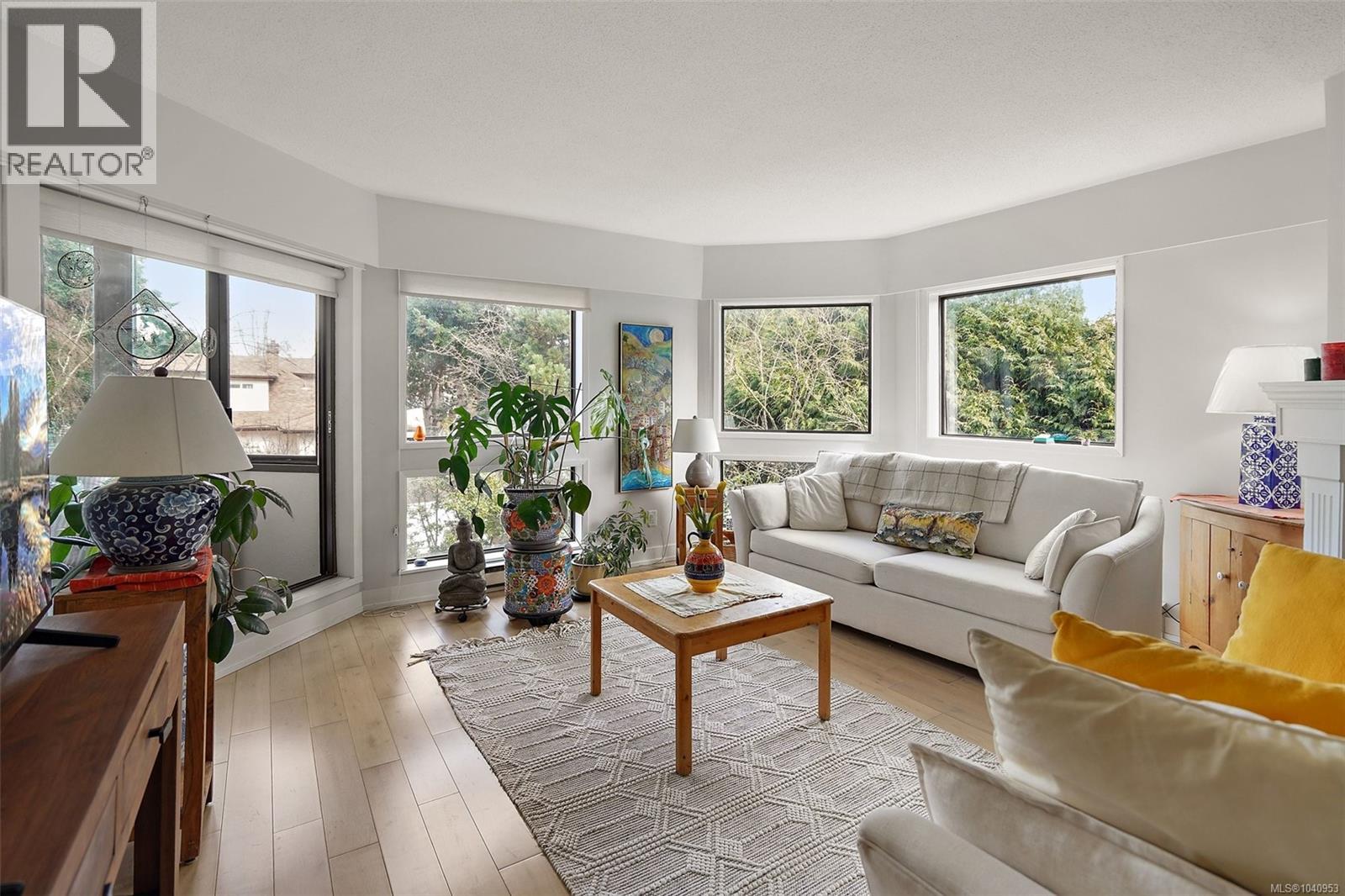 #204 1252 Pandora Ave - 2