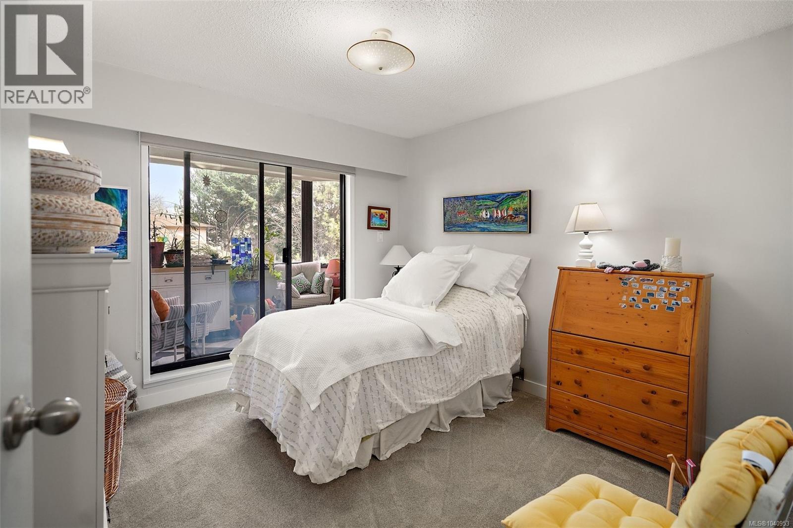 #204 1252 Pandora Ave - 5