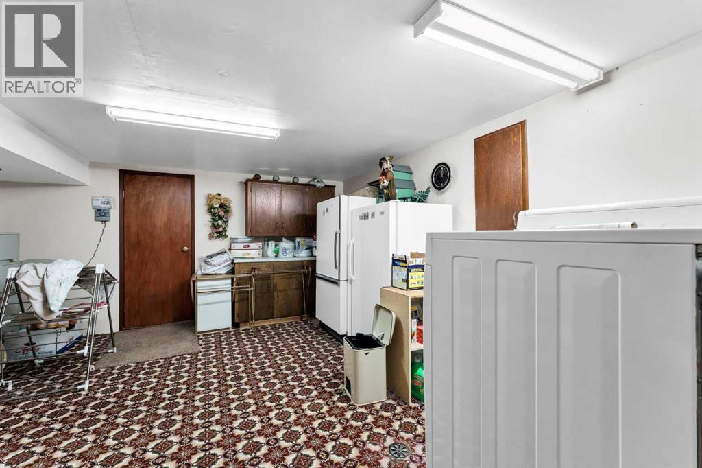 1226 24 Street SE — photo 37