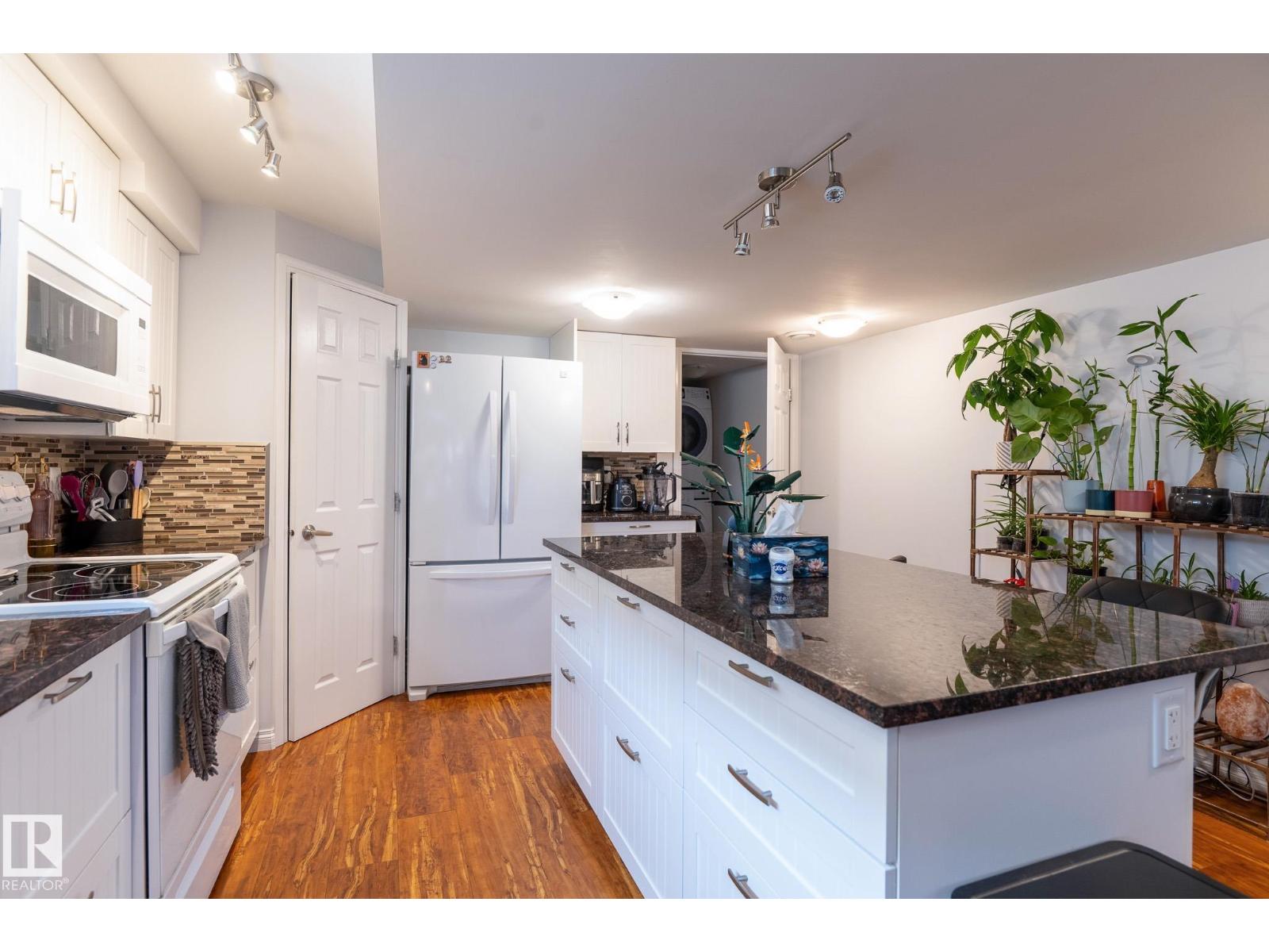 2620 LAKE AV - 19
