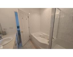 8 Butterworth Pt Nw, Edmonton, AB T6R2S3 Photo 9