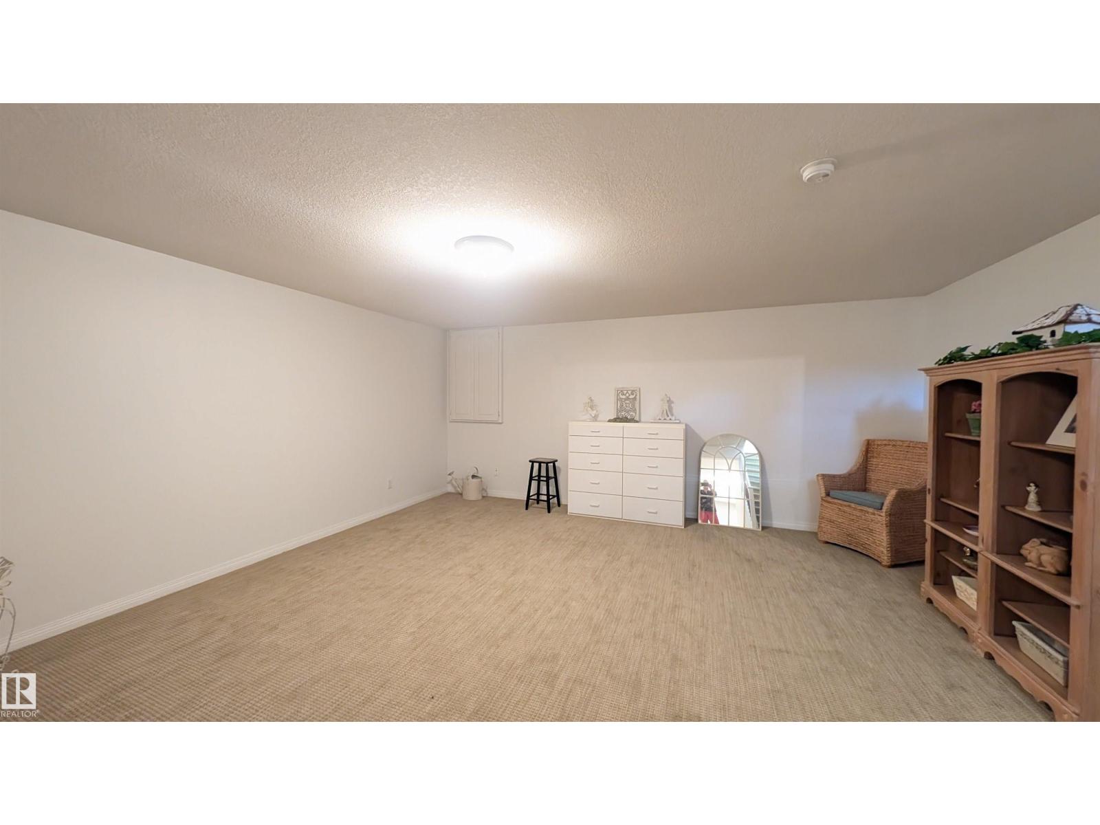 8 BUTTERWORTH PT NW - 24