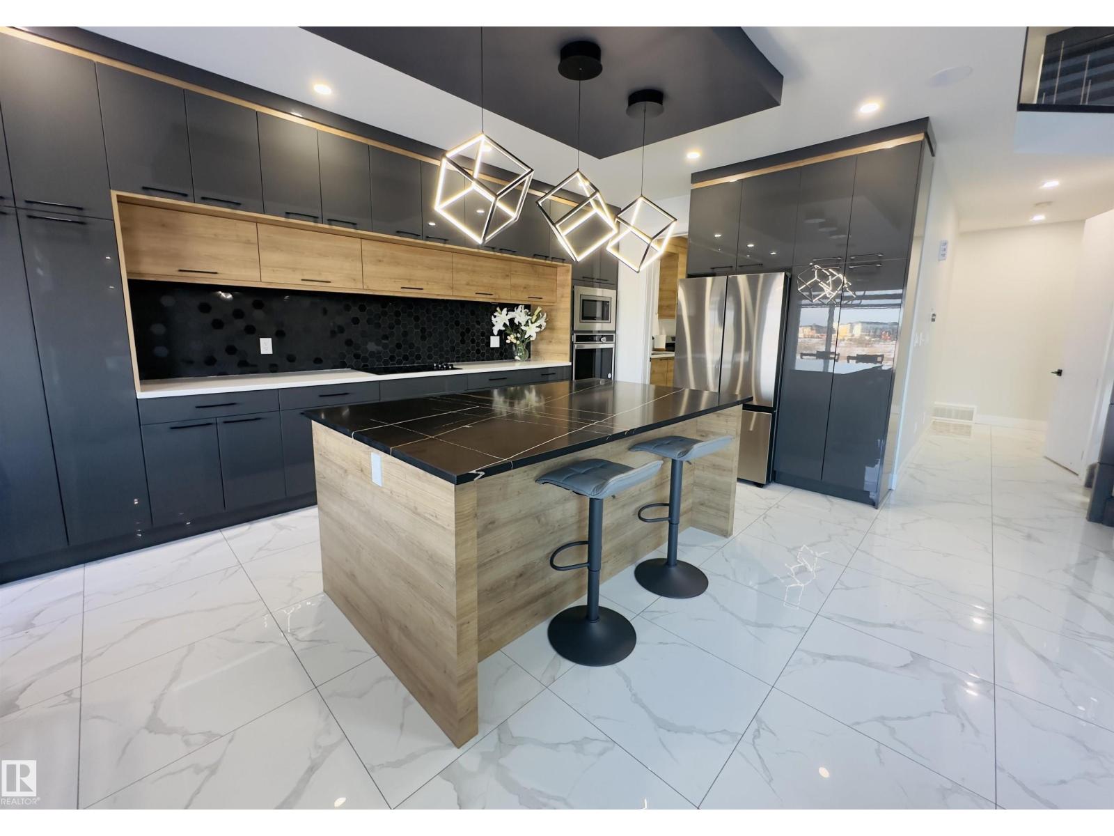 17315 68 ST NW - 33