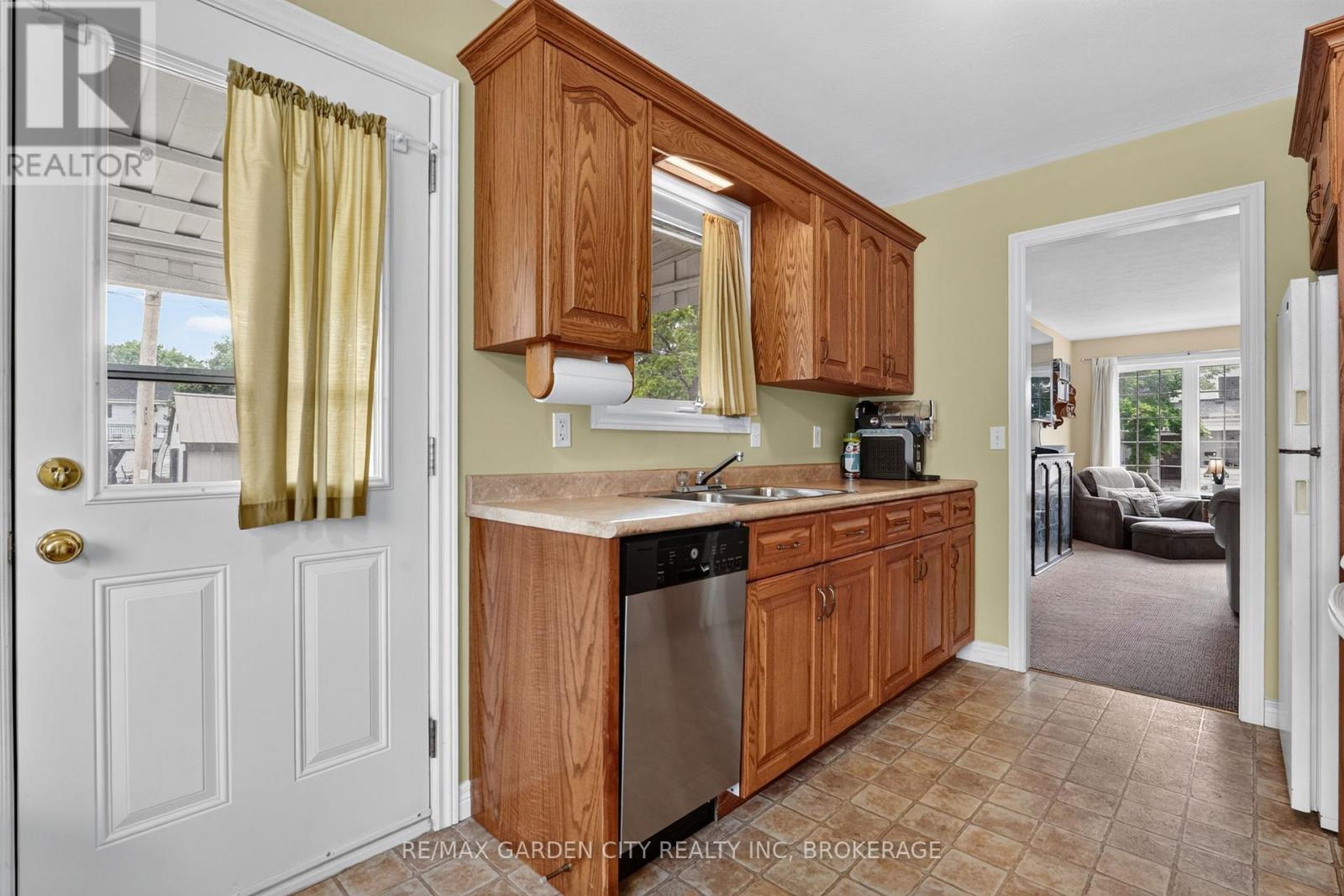 217 PINE STREET - 12