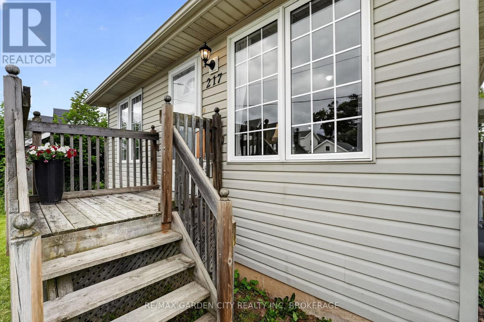 217 PINE STREET - 3