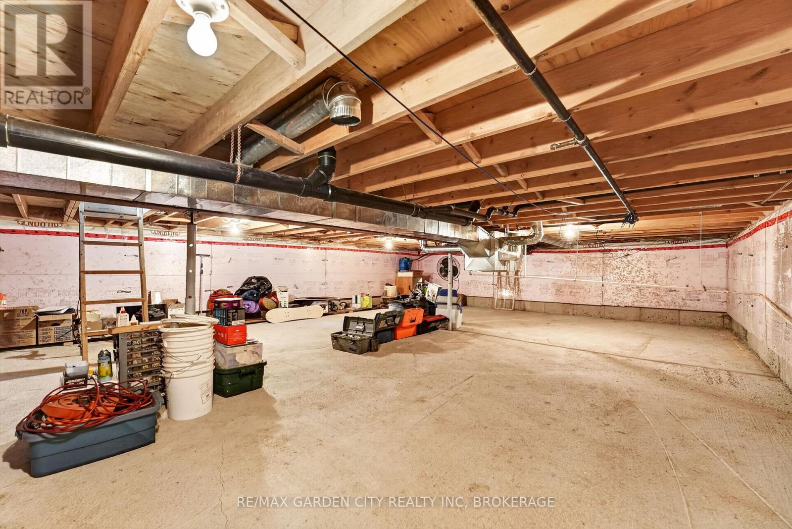 217 PINE STREET - 44