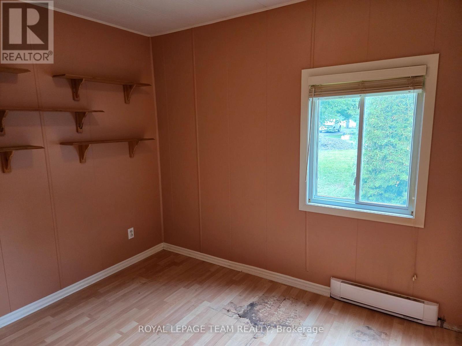 2 Bed, 1 Bath House for Sale in Ottawa – 66 – 5620 ROCKDALE ROAD, Ottawa – MLS# X13471690 - Image 15