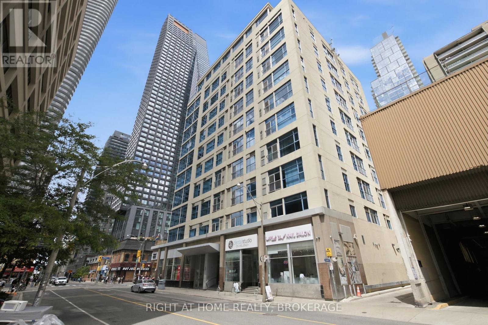 #802 8 WELLESLEY STREET E - 2