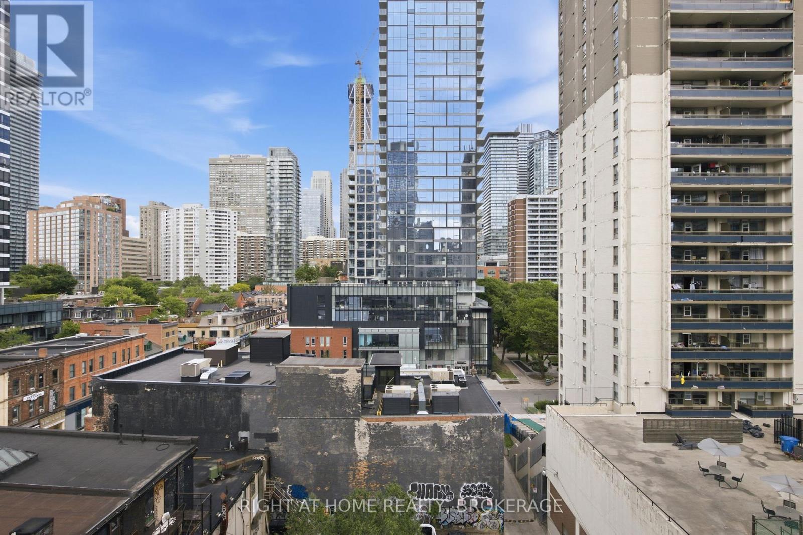 #802 8 WELLESLEY STREET E - 25