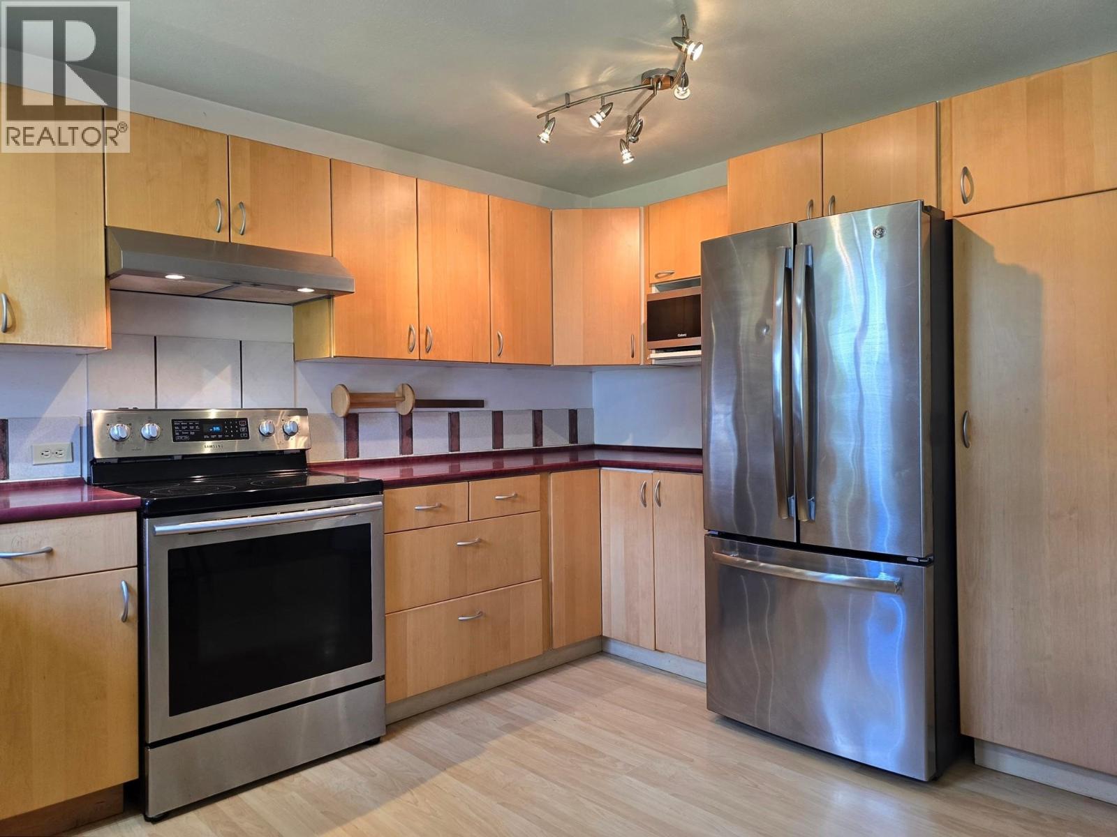 5710 HORSEFLY ROAD - 11