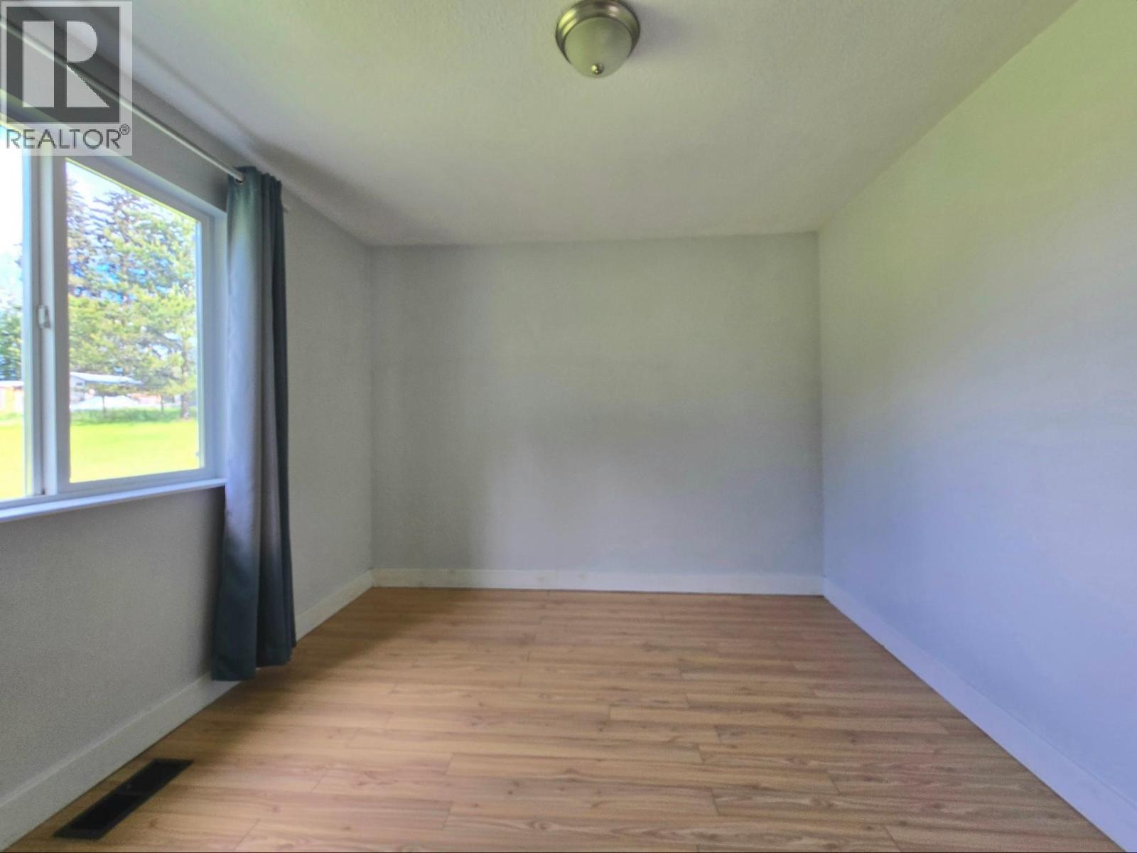 5710 HORSEFLY ROAD - 17