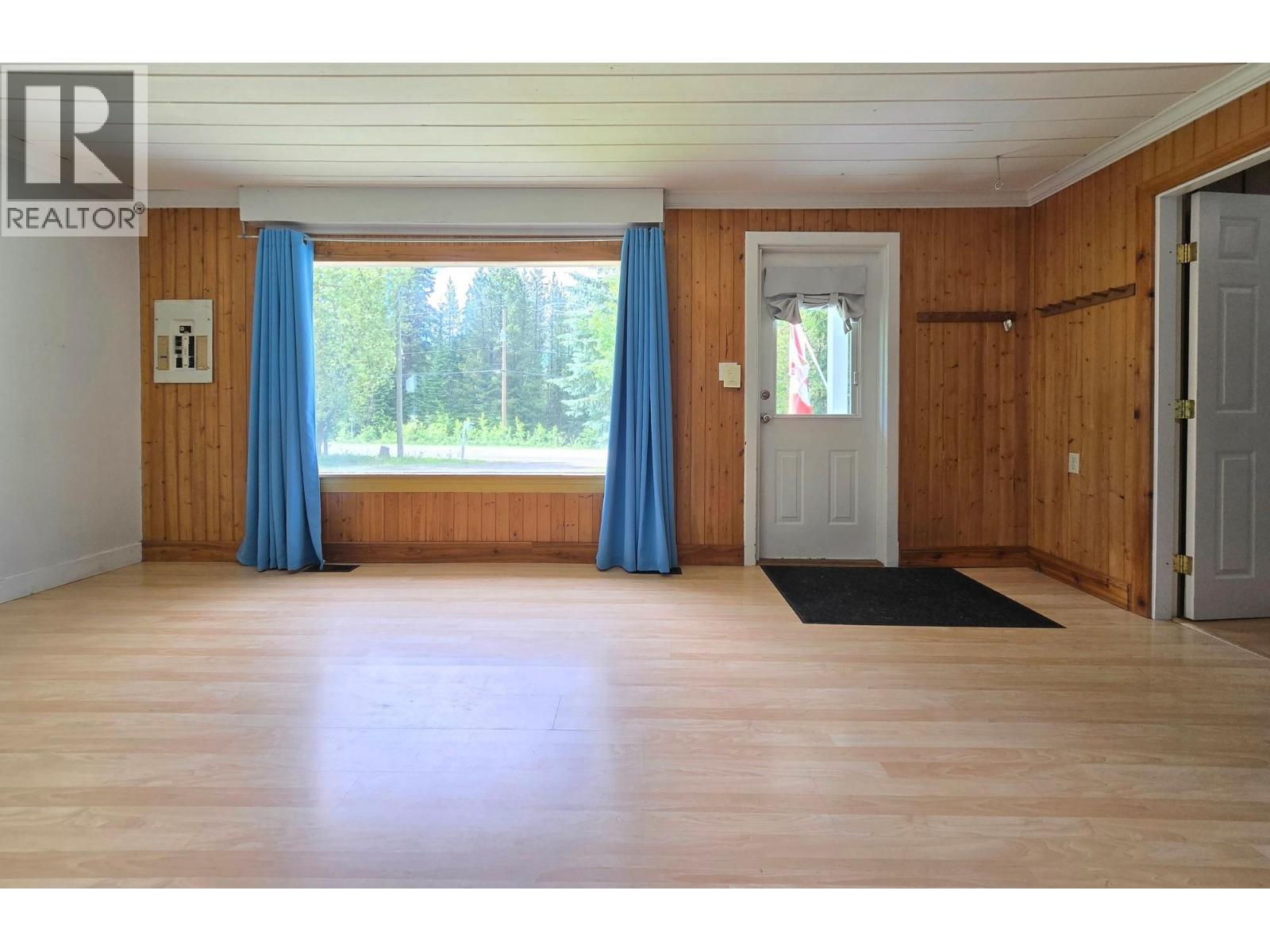 5710 HORSEFLY ROAD - 6