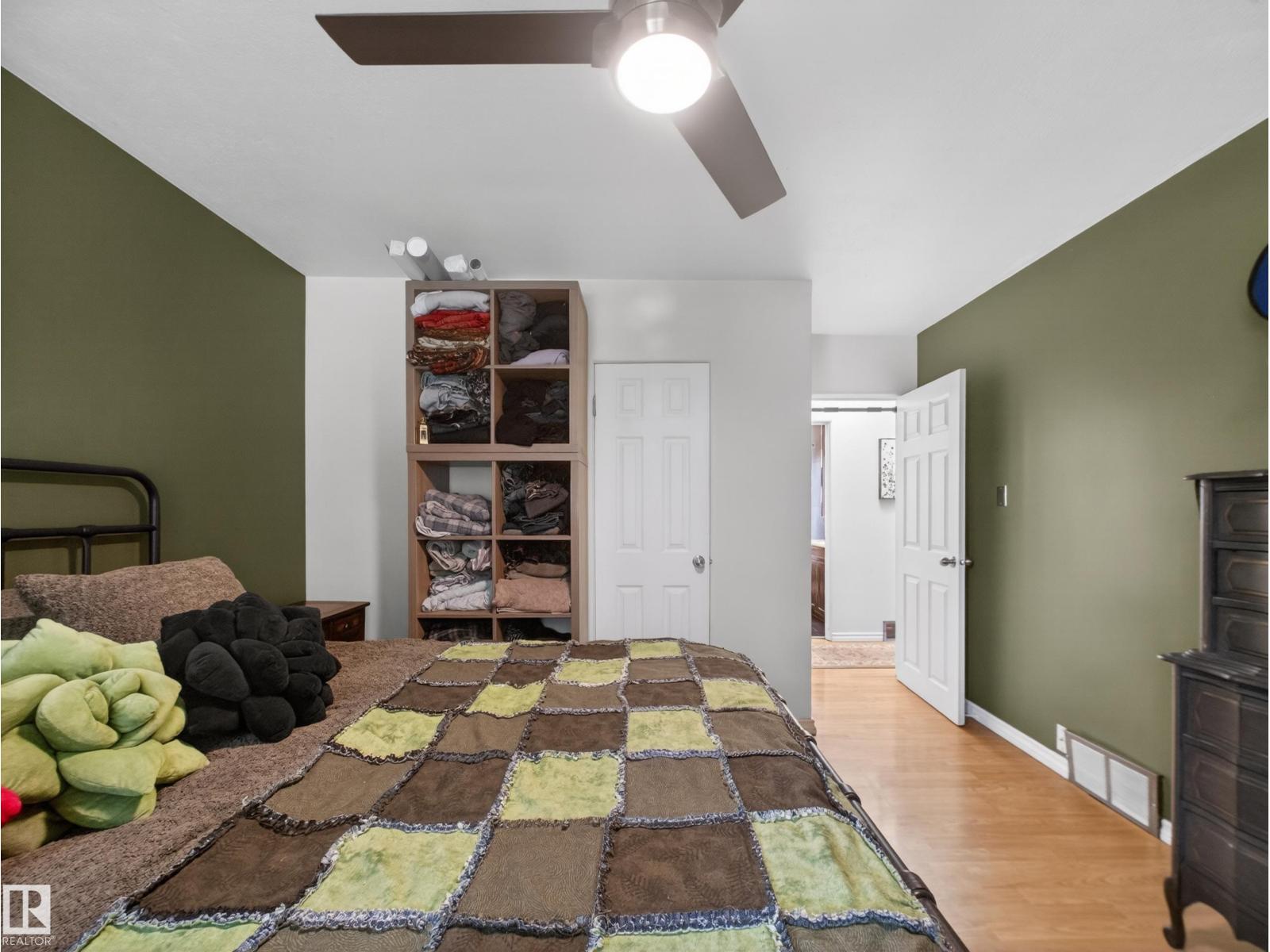 10809 150 ST NW - 15