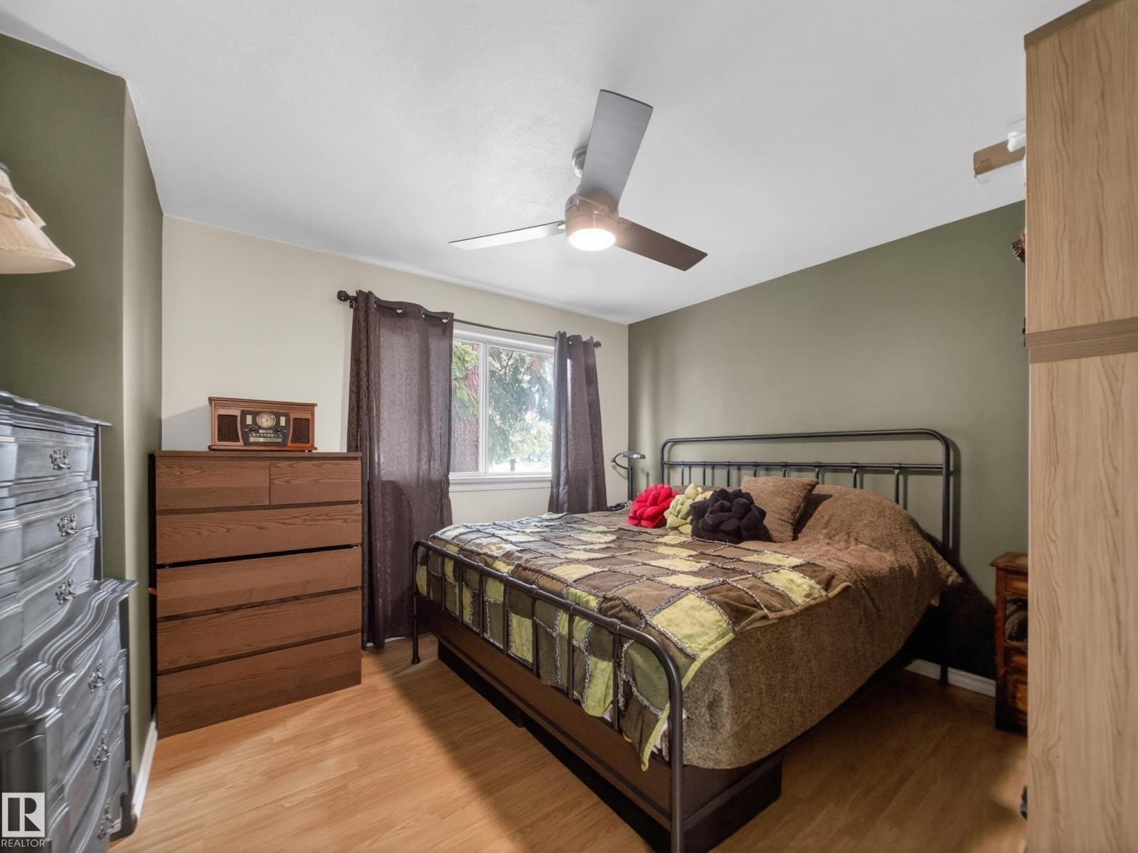 10809 150 ST NW - 14