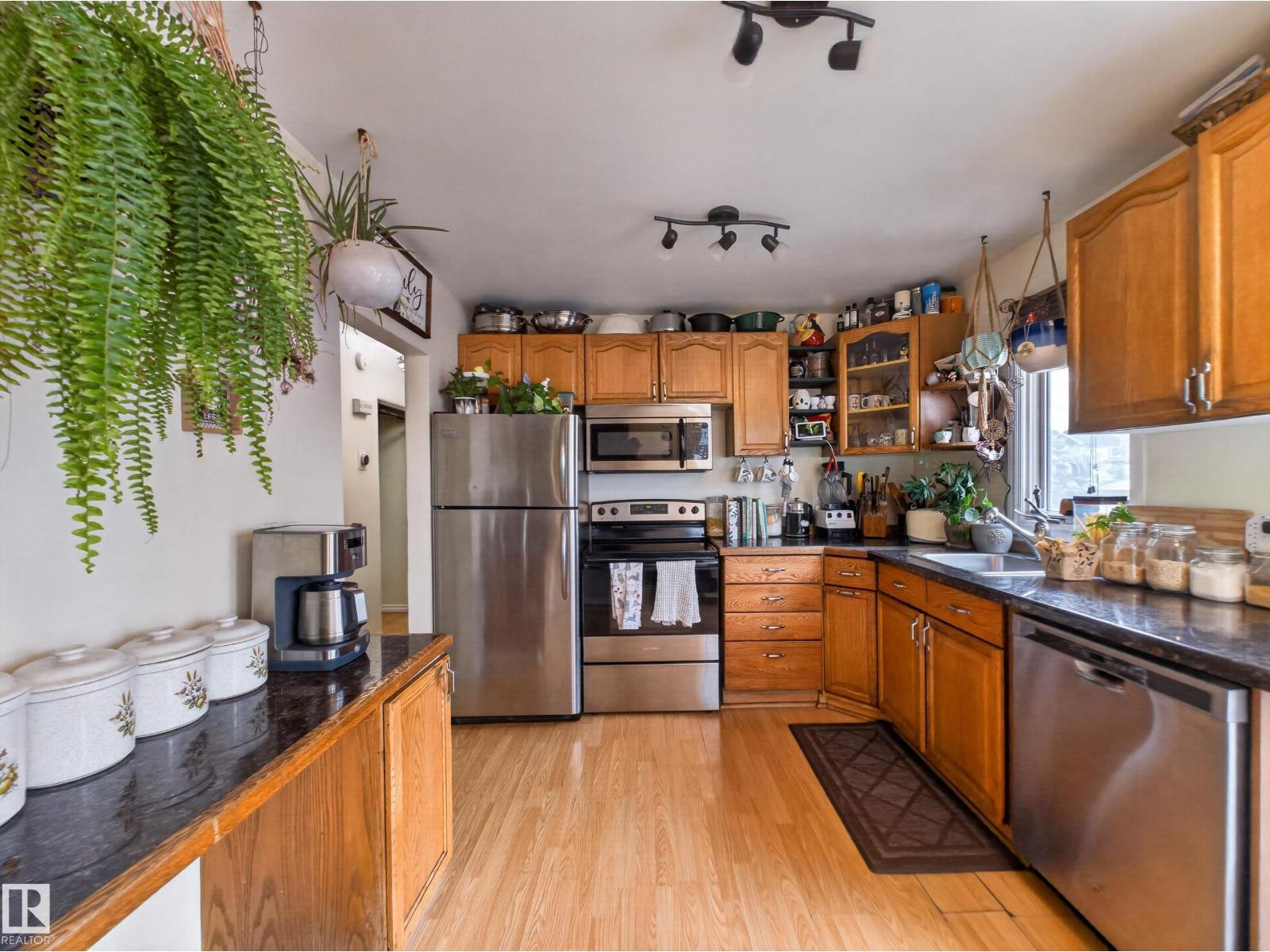 10809 150 ST NW - 6