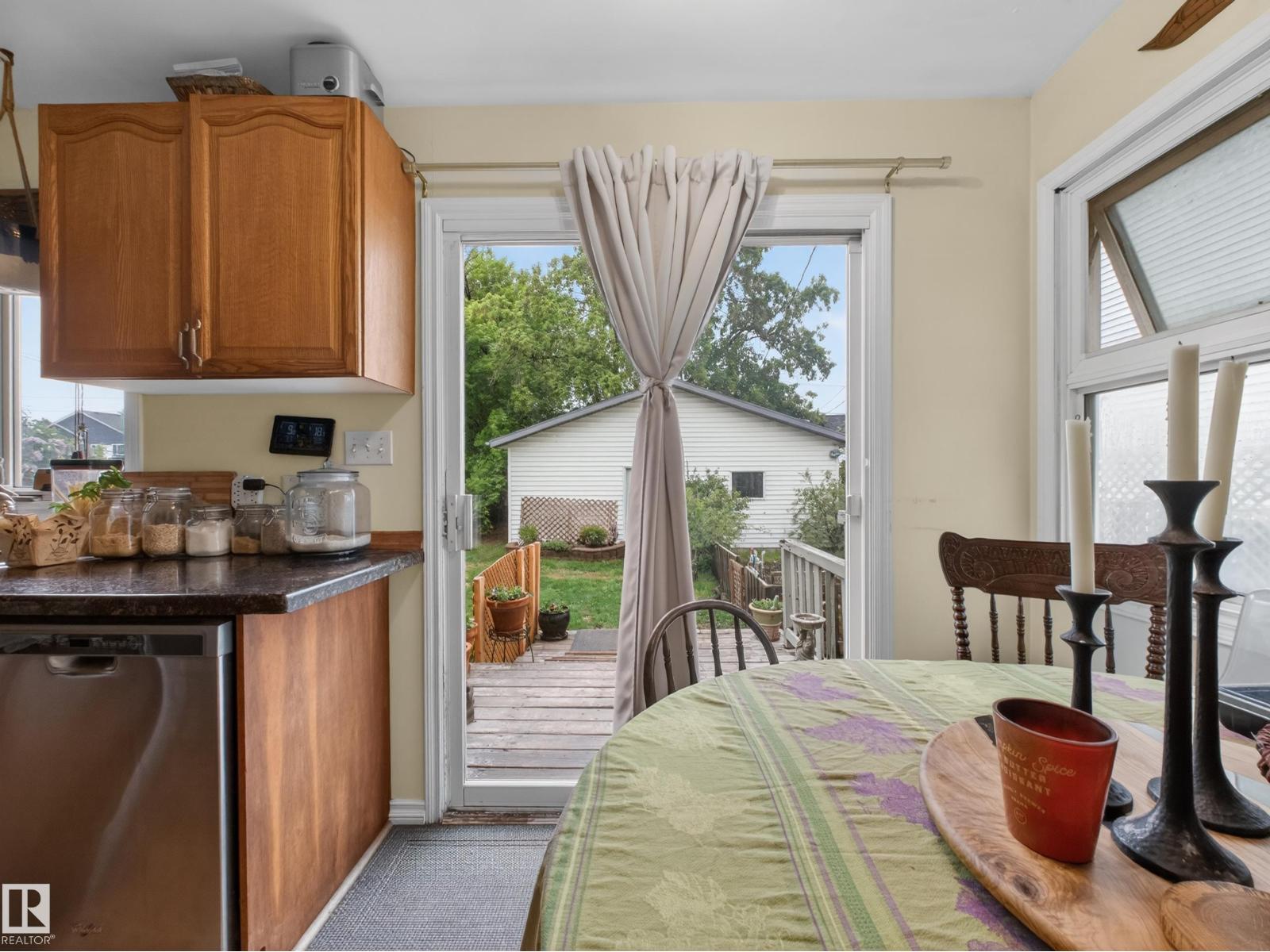 10809 150 ST NW - 7