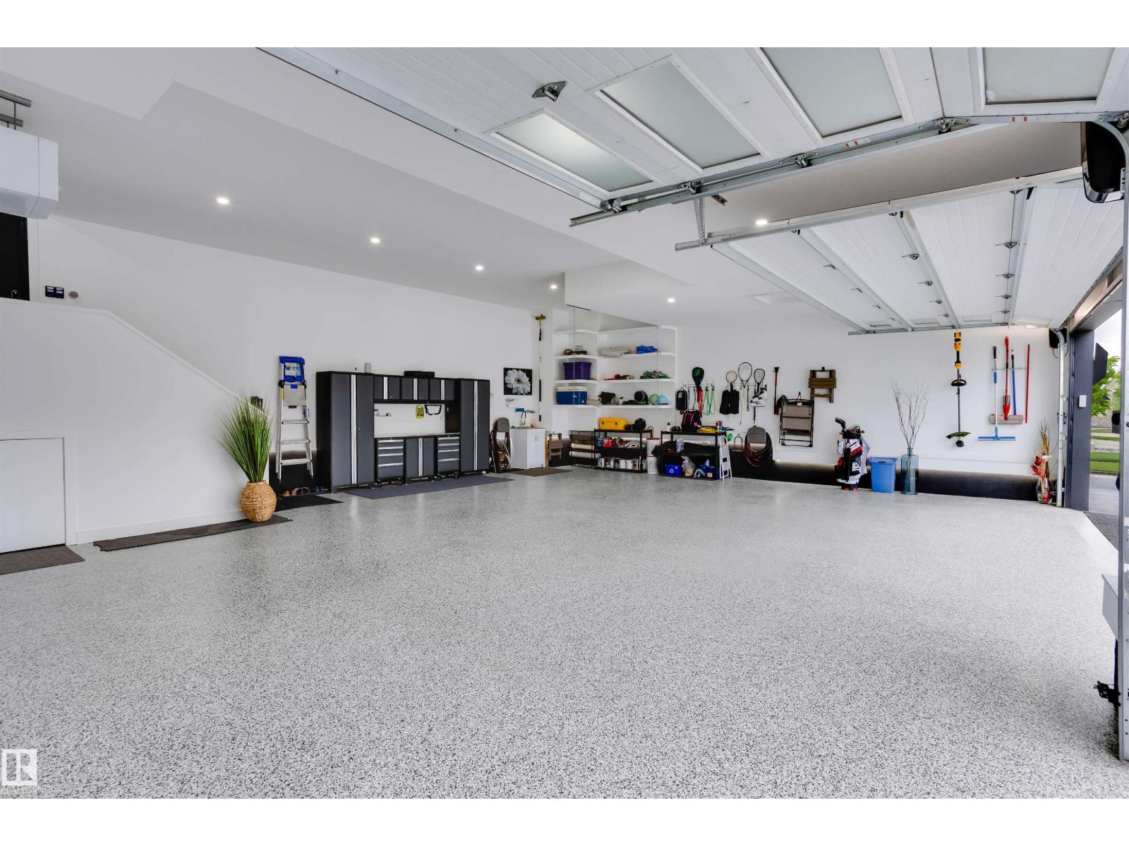 #190 52327 RGE ROAD 233 - 72