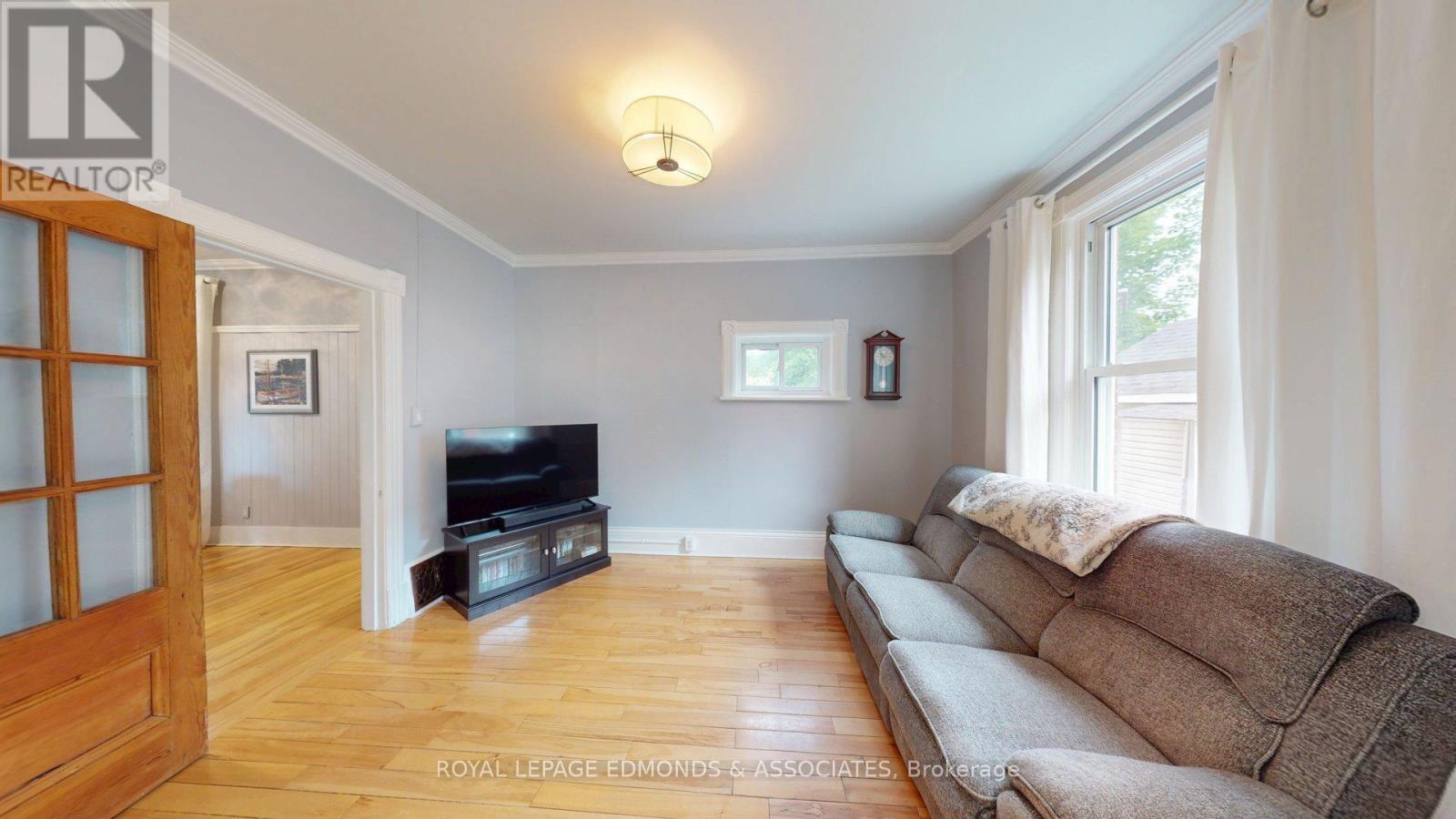 375 CENTRE STREET - 16