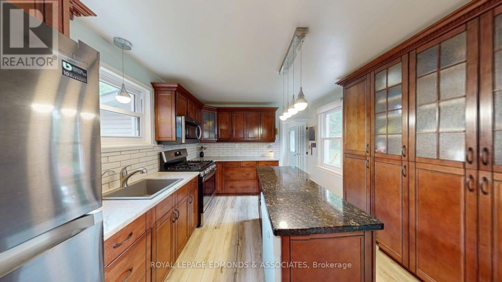 375 CENTRE STREET - 22