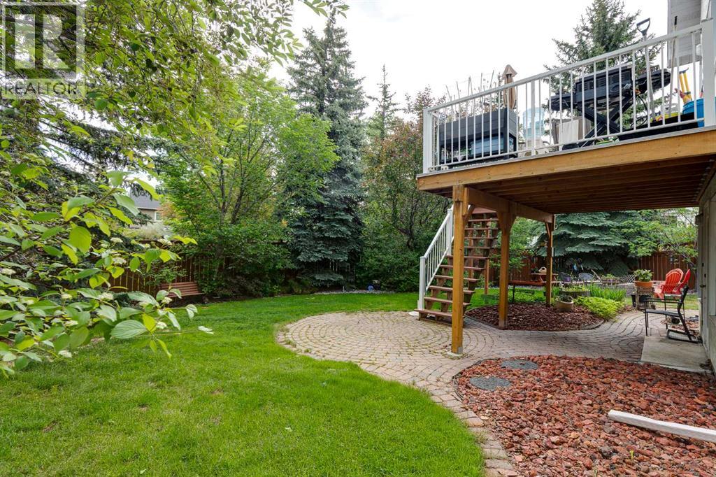 44 Valley Meadow Close NW — photo 34