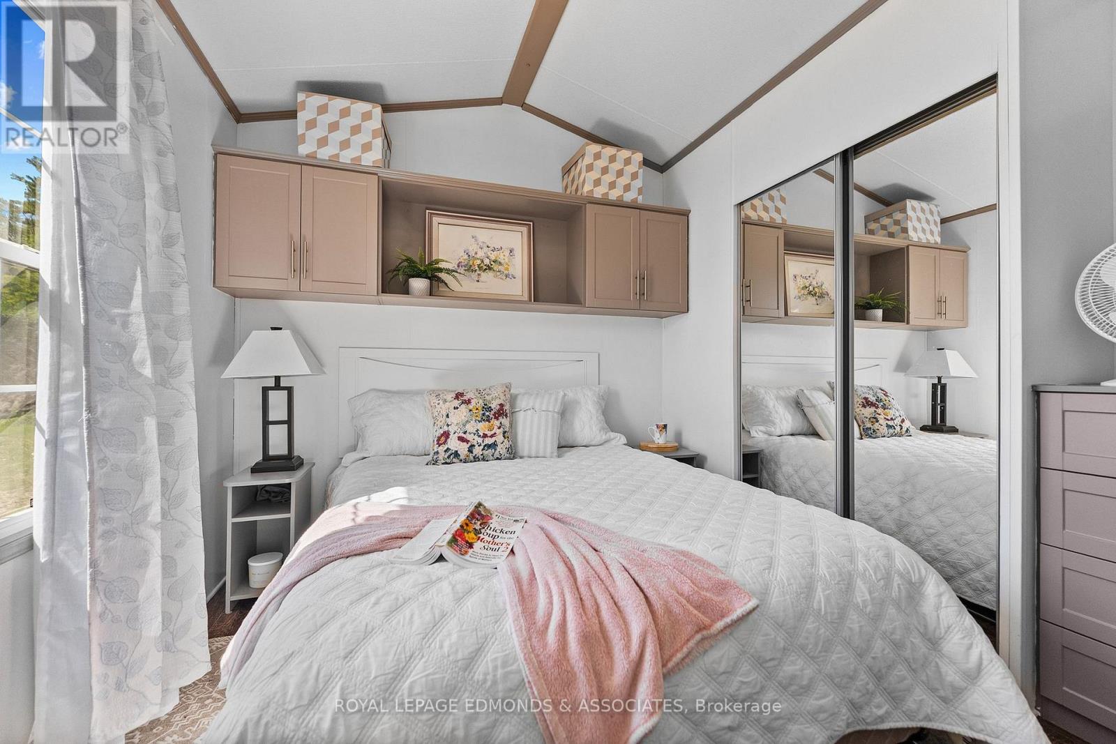 #31 92 BINGHAM DRIVE - 13