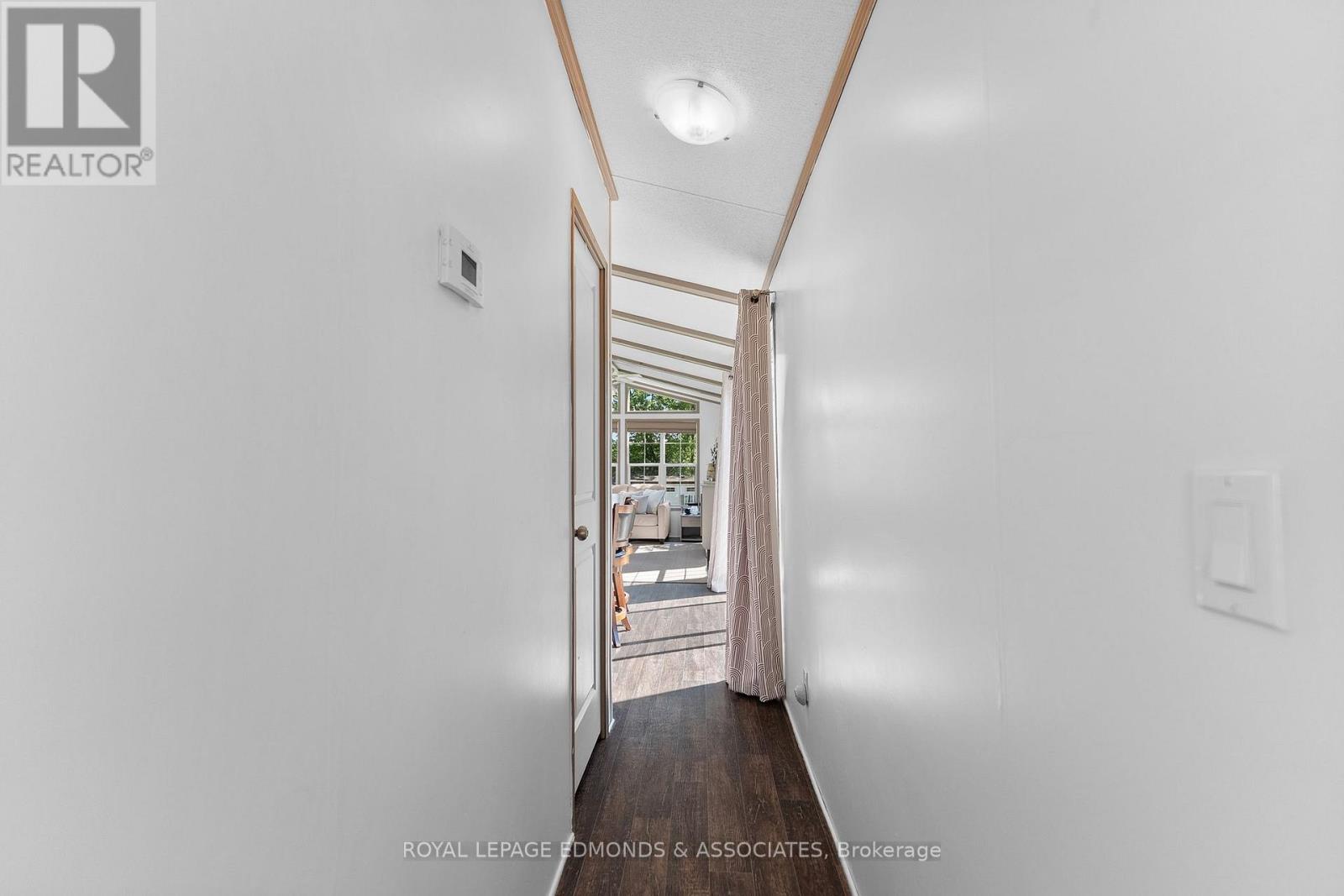 #31 92 BINGHAM DRIVE - 18