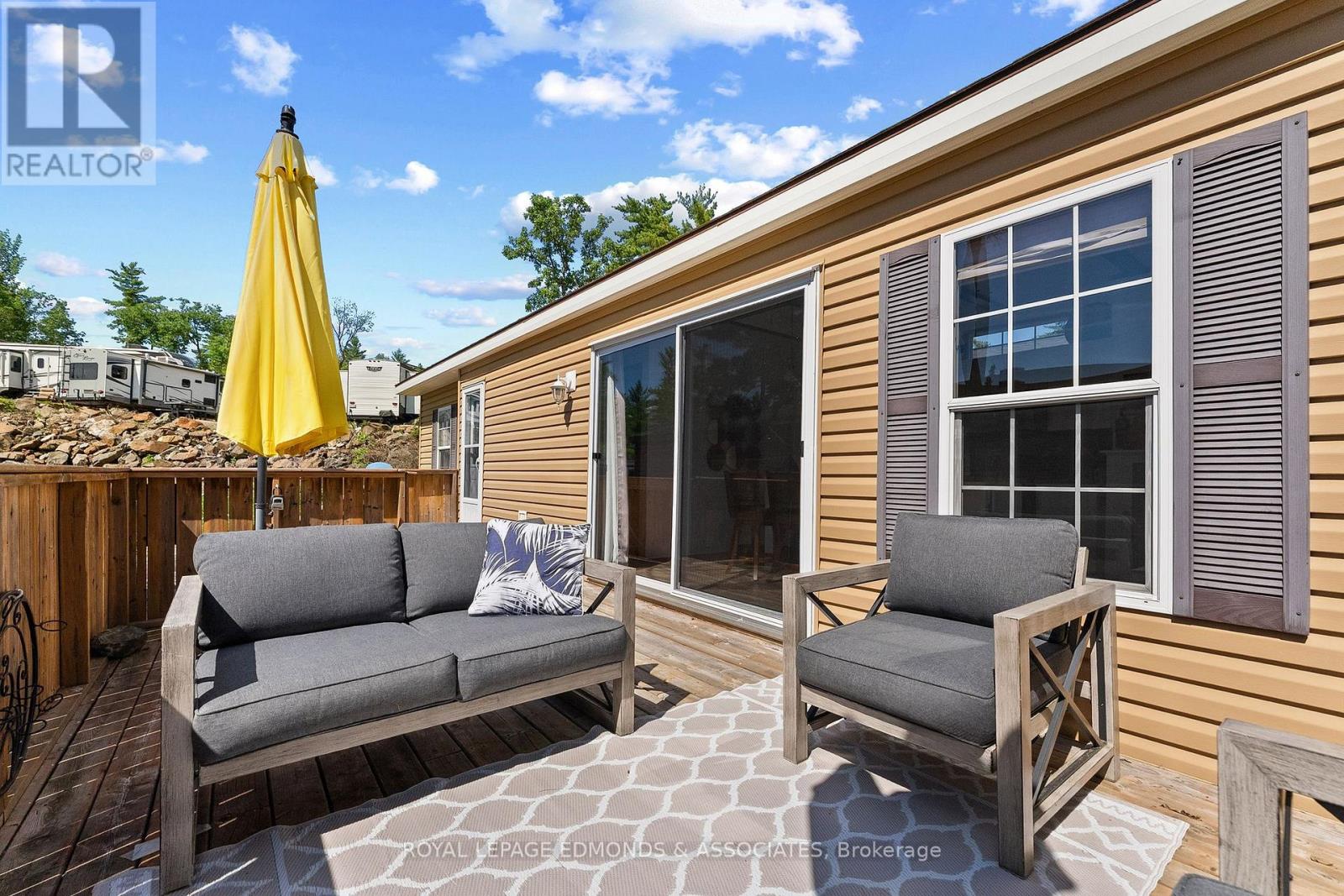 #31 92 BINGHAM DRIVE - 21