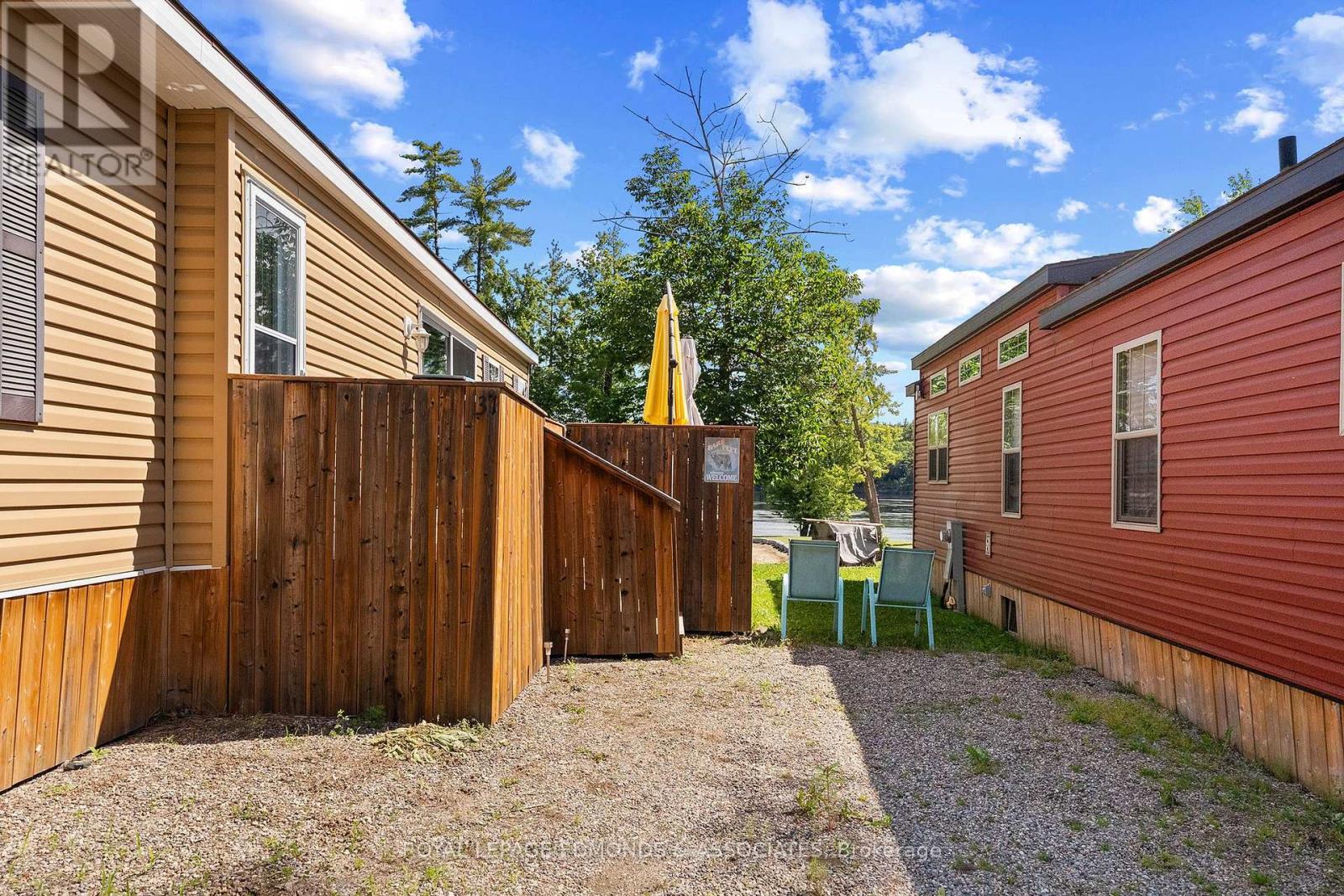 #31 92 BINGHAM DRIVE - 24