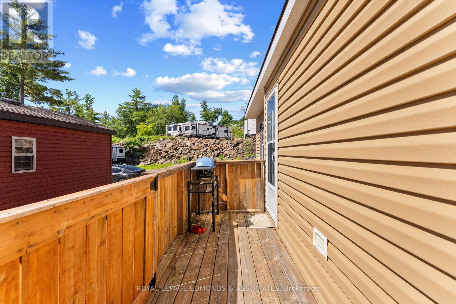 #31 92 BINGHAM DRIVE - 28
