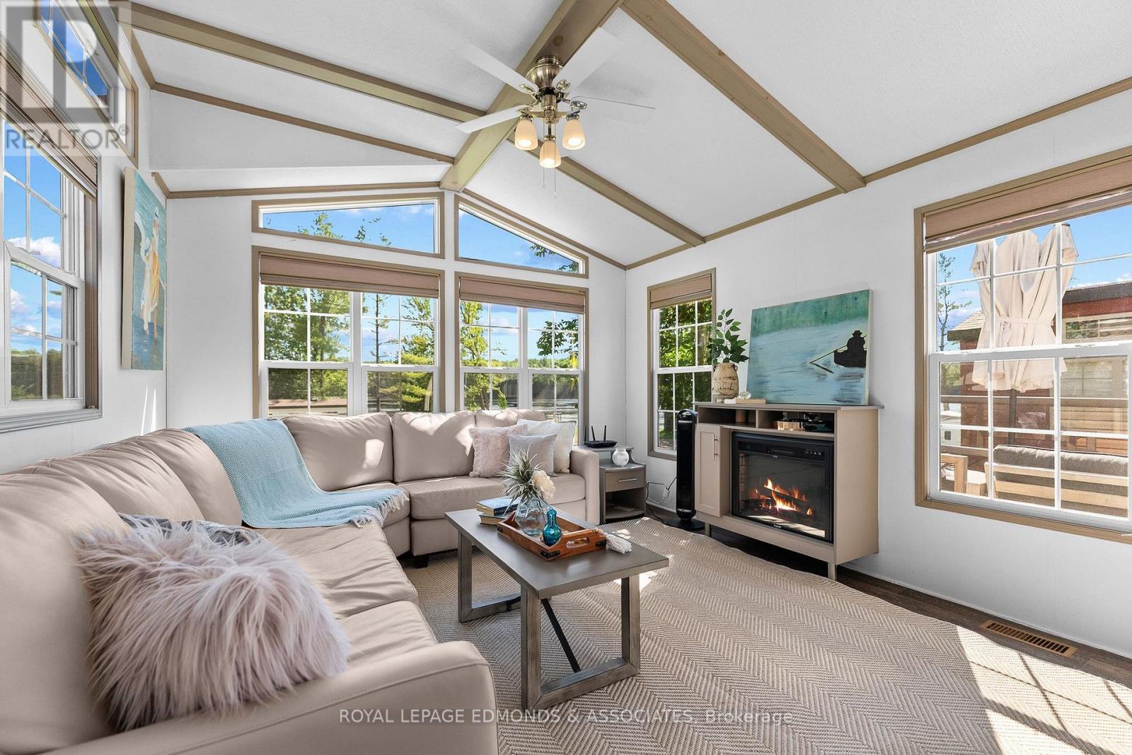 #31 92 BINGHAM DRIVE - 5