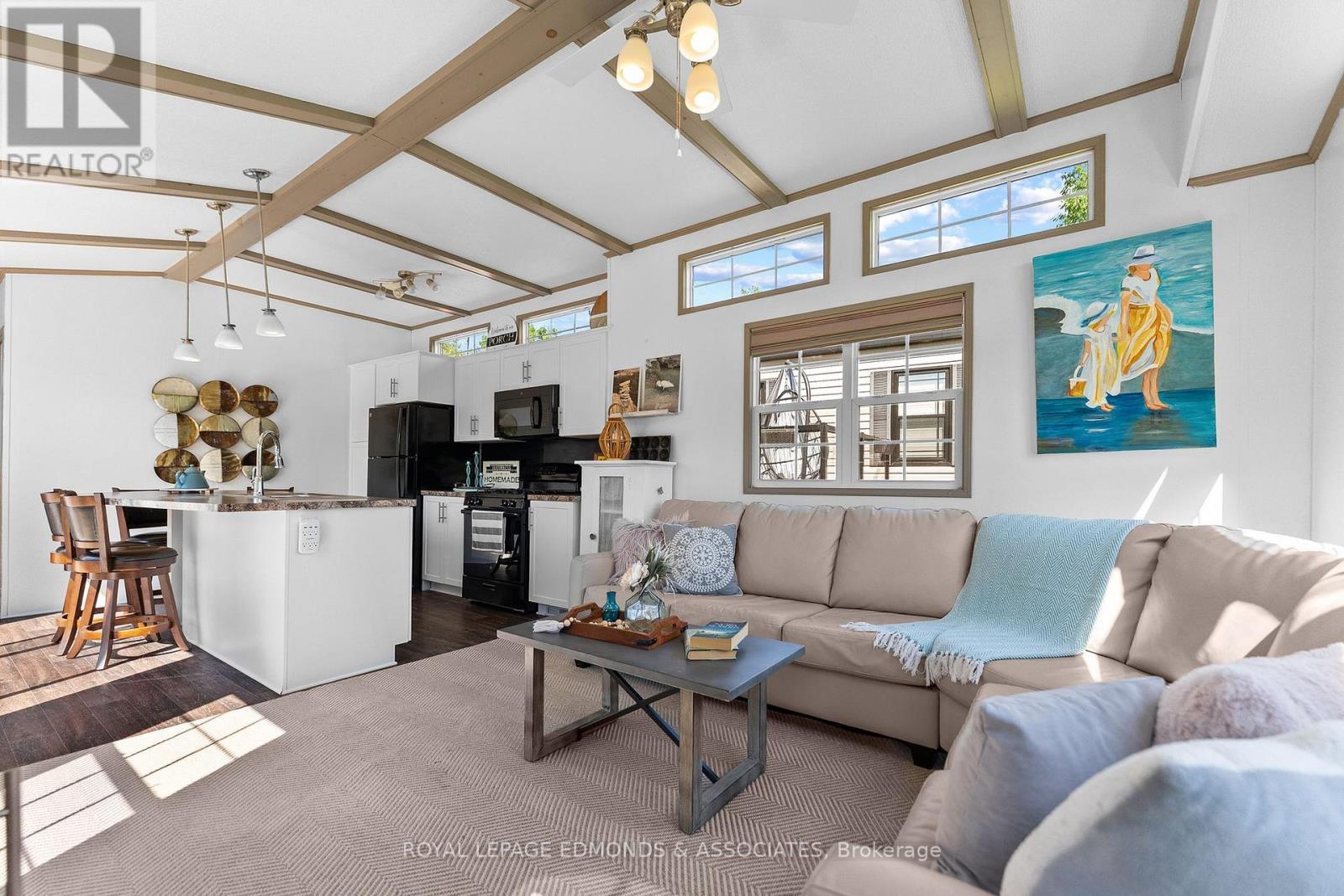 #31 92 BINGHAM DRIVE - 8