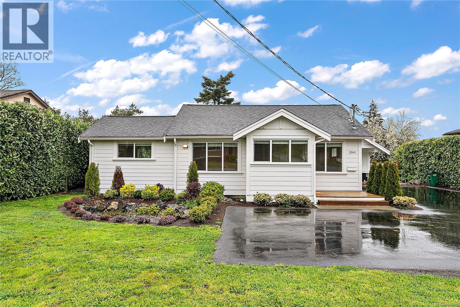 1360 Hastings St, Saanich