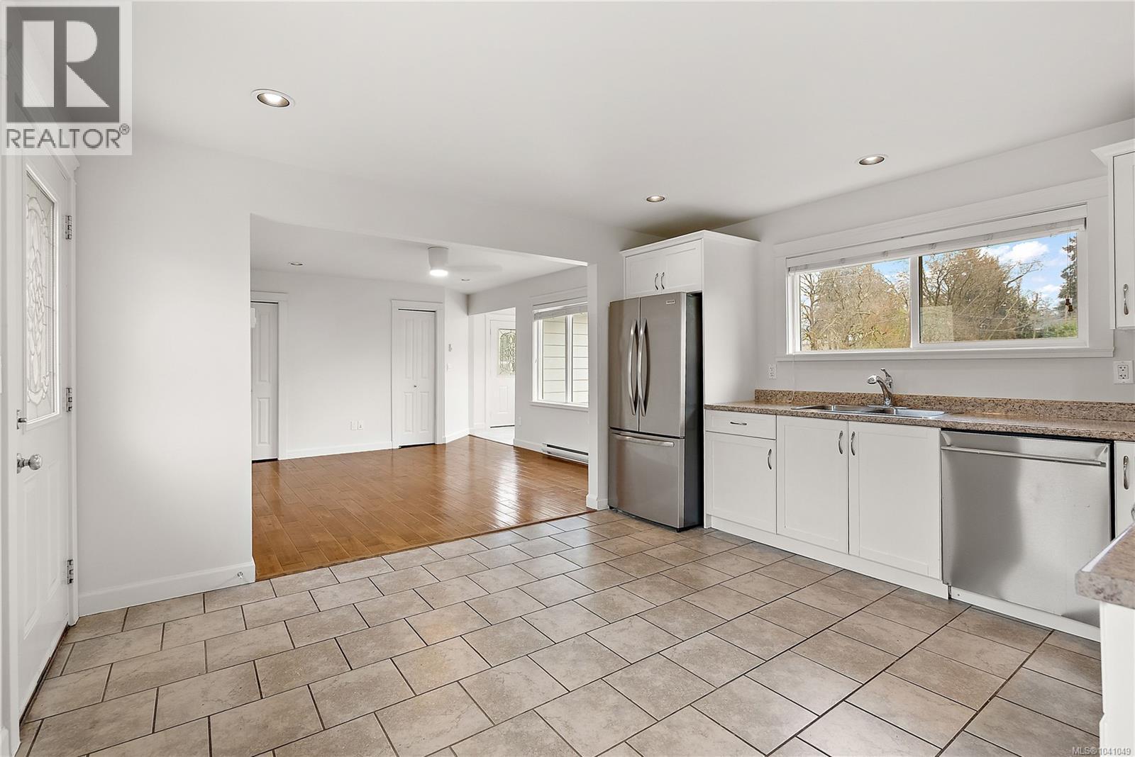 1360 Hastings St, Saanich