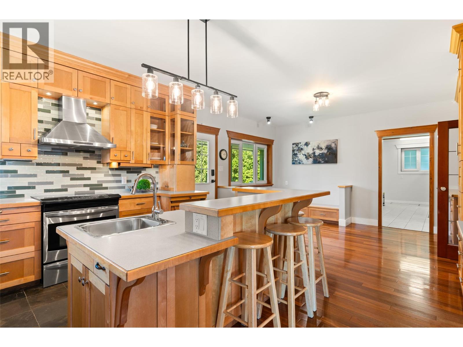 701 Edward Street - 6