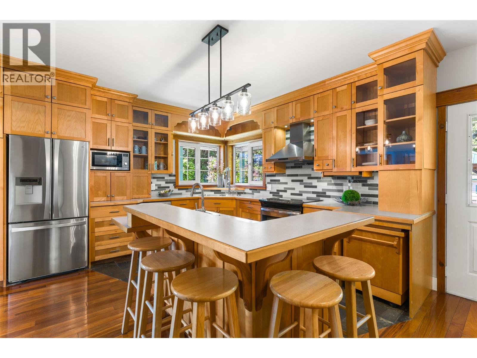 701 Edward Street - 9