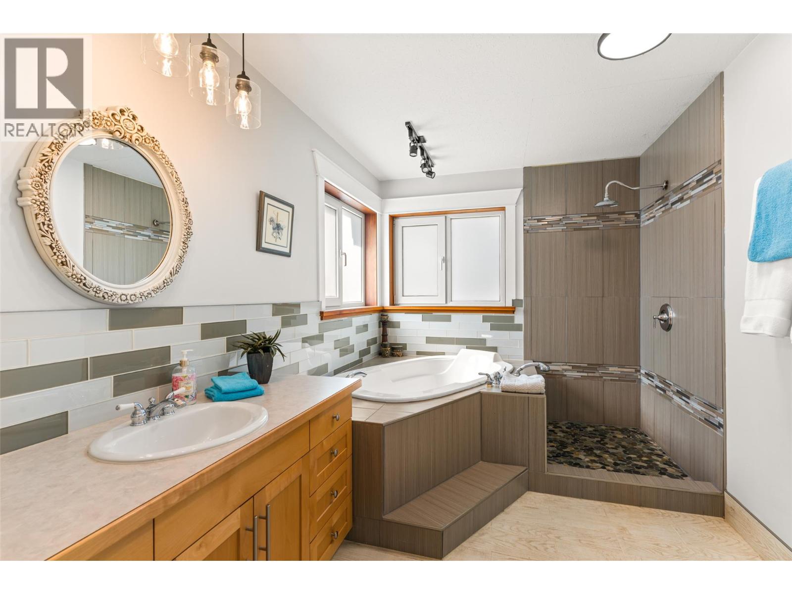 701 Edward Street - 27