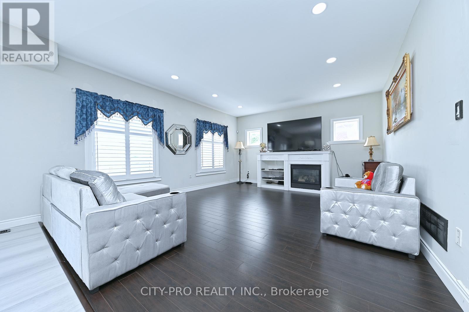 1178 SALMERS DRIVE - 13